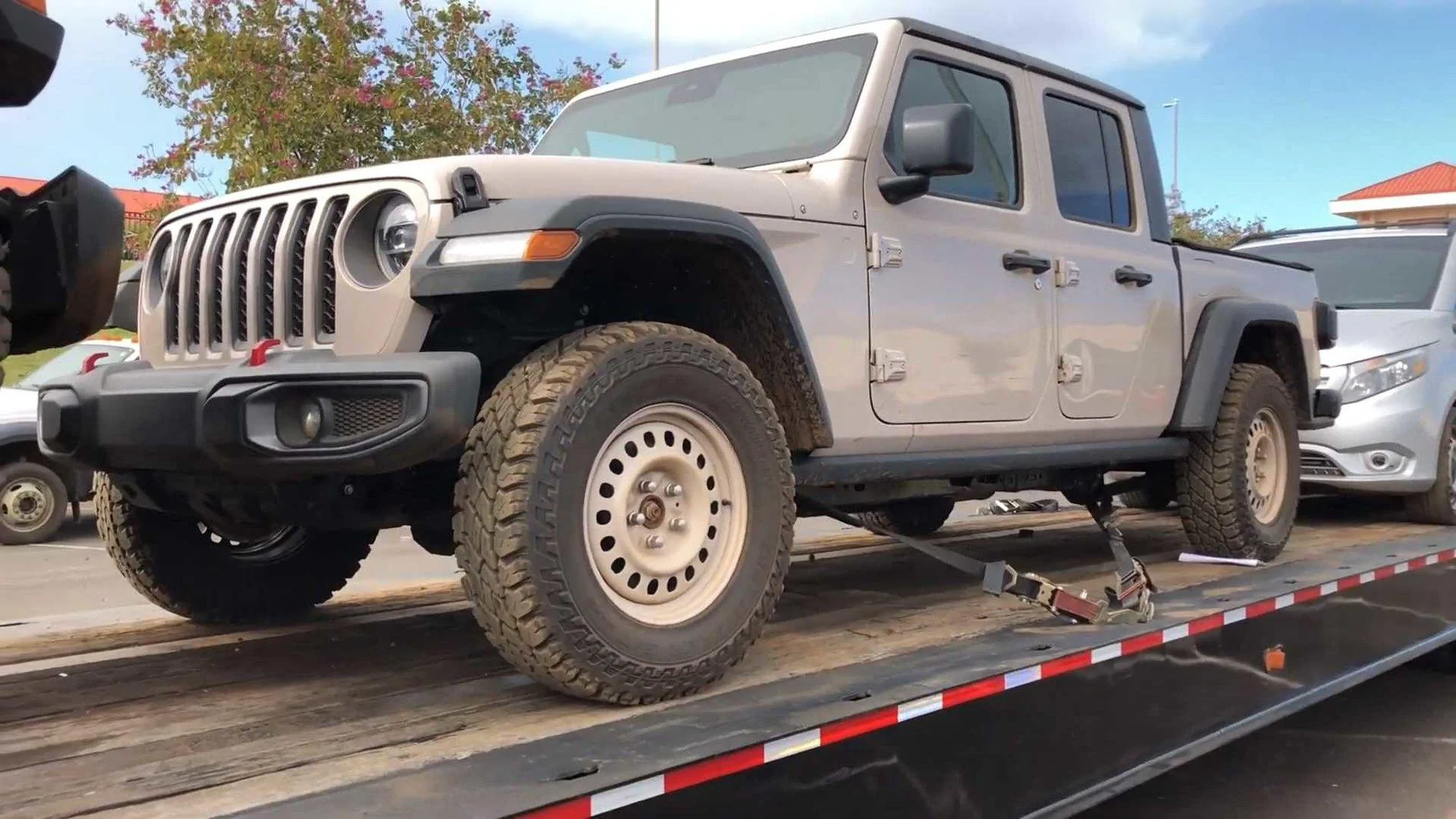 Jeep Gladiator OEM Gladiator Steel Wheels jeep-gladiator-on-trailer