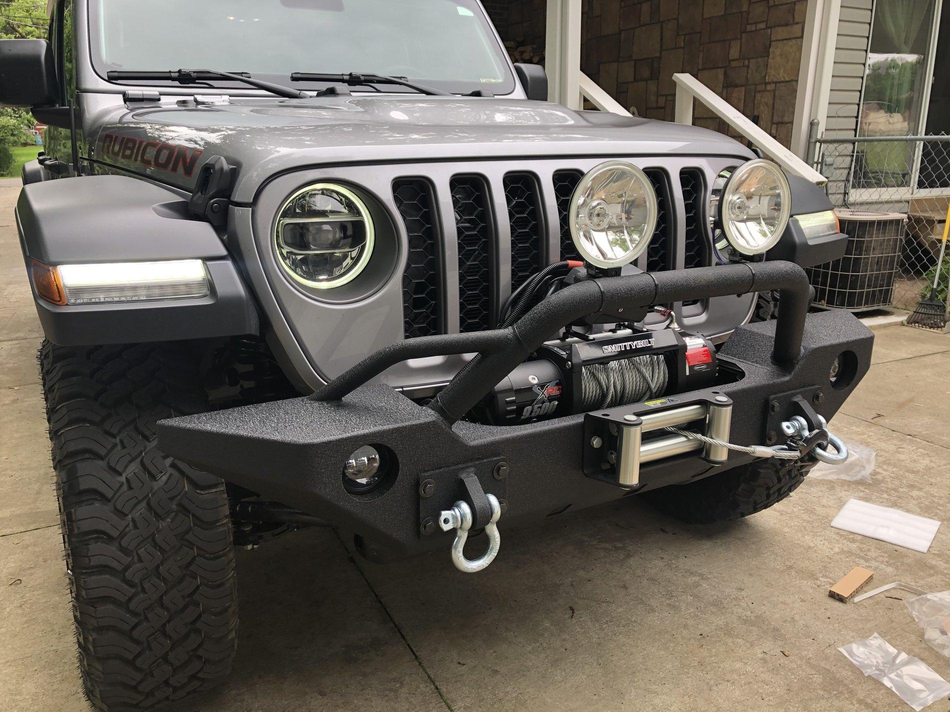 Jeep Gladiator Front Bumper Replacement 8100B42A-D438-4E03-82FD-3ACC103FCA76