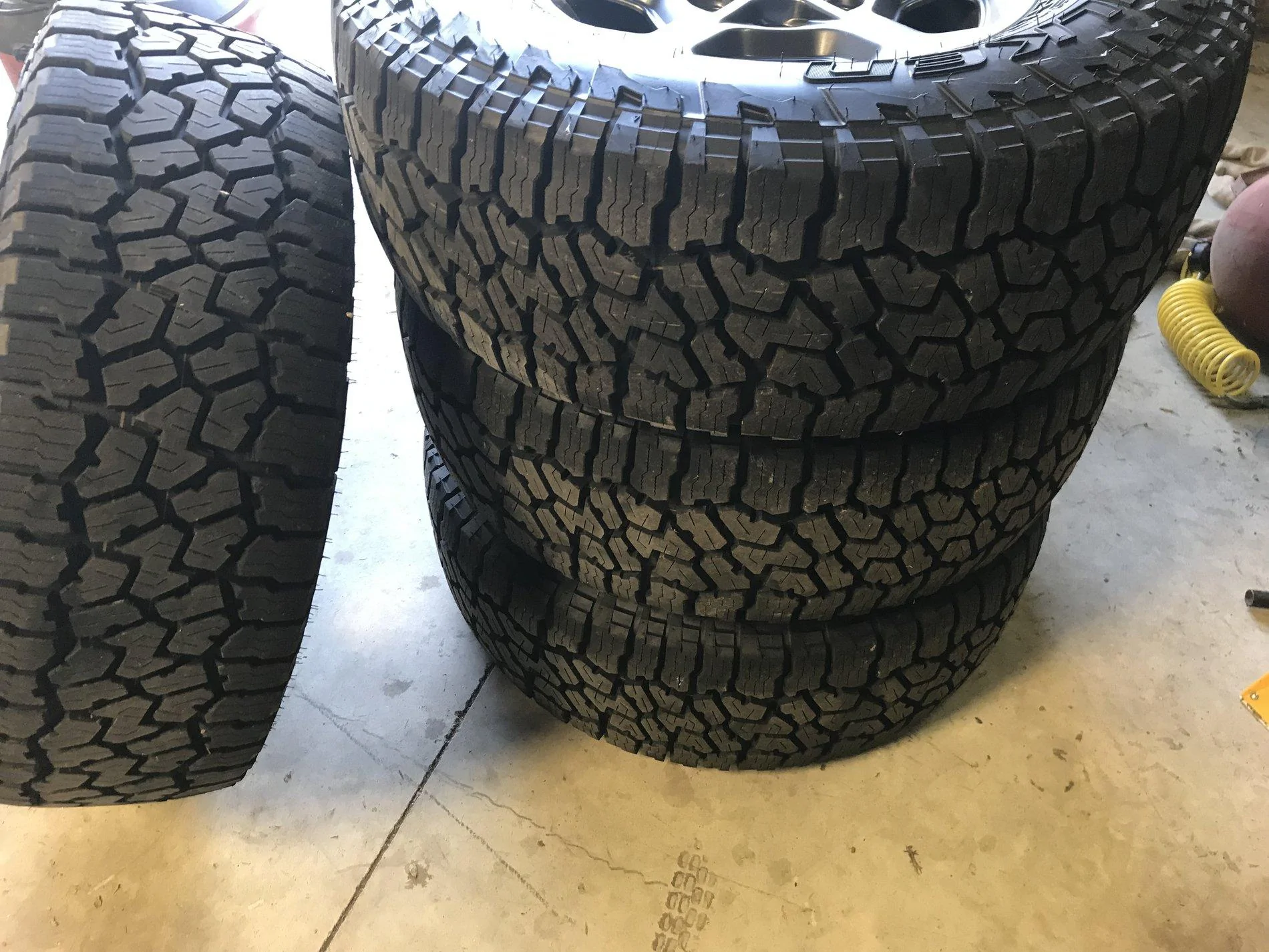 Jeep Gladiator Take off JT Rubicon wheels and tires 50E9D9D1-74A6-4259-B4F4-D11E793964C2