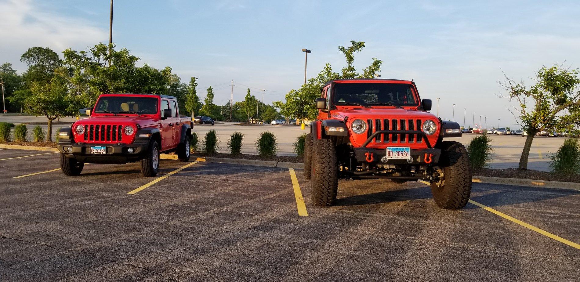 Jeep Gladiator Jeeps Parking Next To Jeeps 20190606_194523