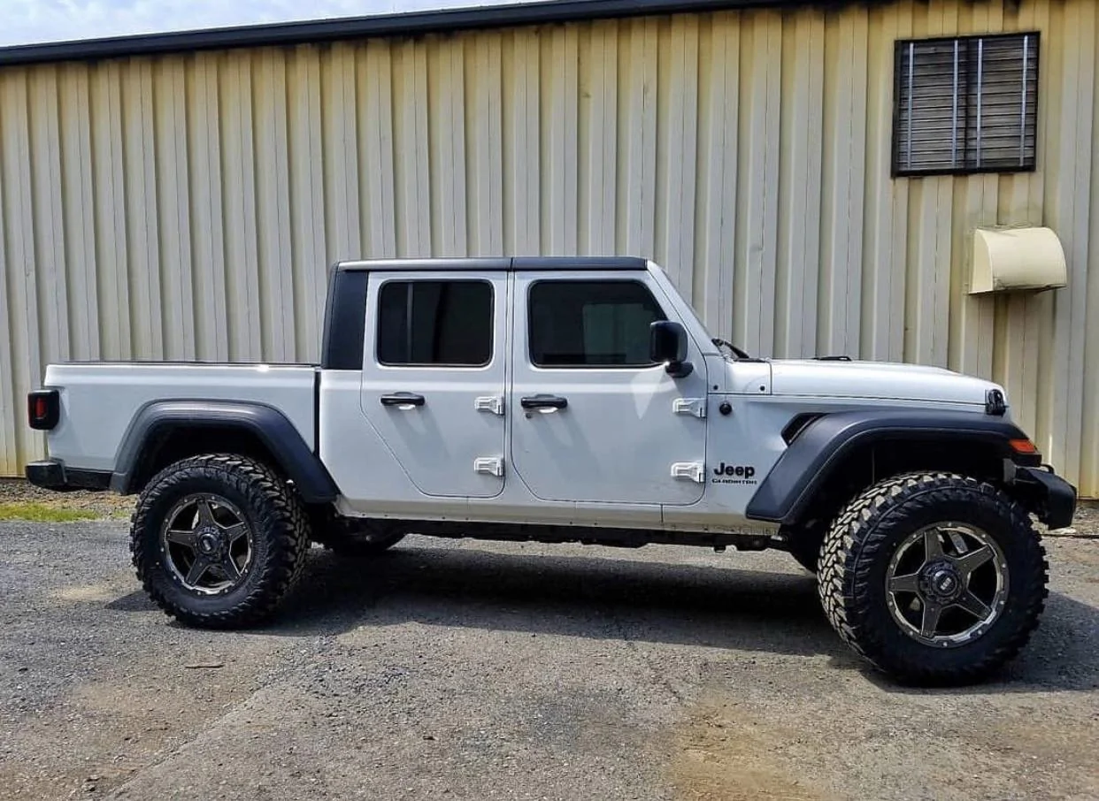 Jeep Gladiator BRIGHT WHITE Gladiator JT Club 2FC83288-0FF0-4D28-BE3E-AFDB839F127A