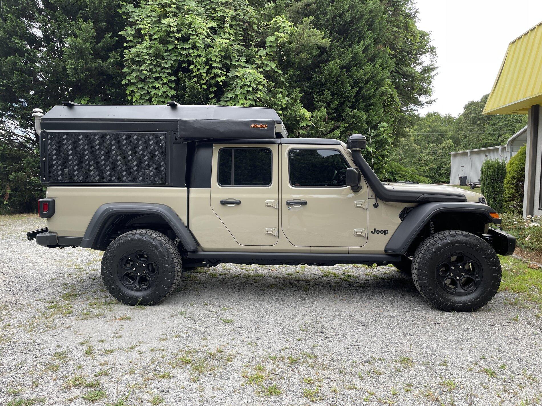 Jeep Gladiator ‘21 Sport w/2” Mopar, Kenda 35x10.50 on Mopar Steel Spares 845971D6-0577-4ED1-8F6B-00FFEBAD6BC9