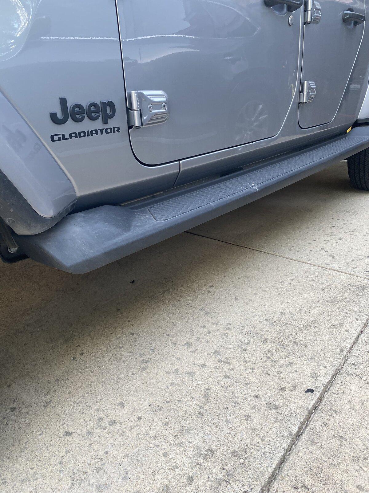 Jeep Gladiator Austin area trade my rock rails for your side steps 7D819024-2115-471A-A142-4C049313F5E3