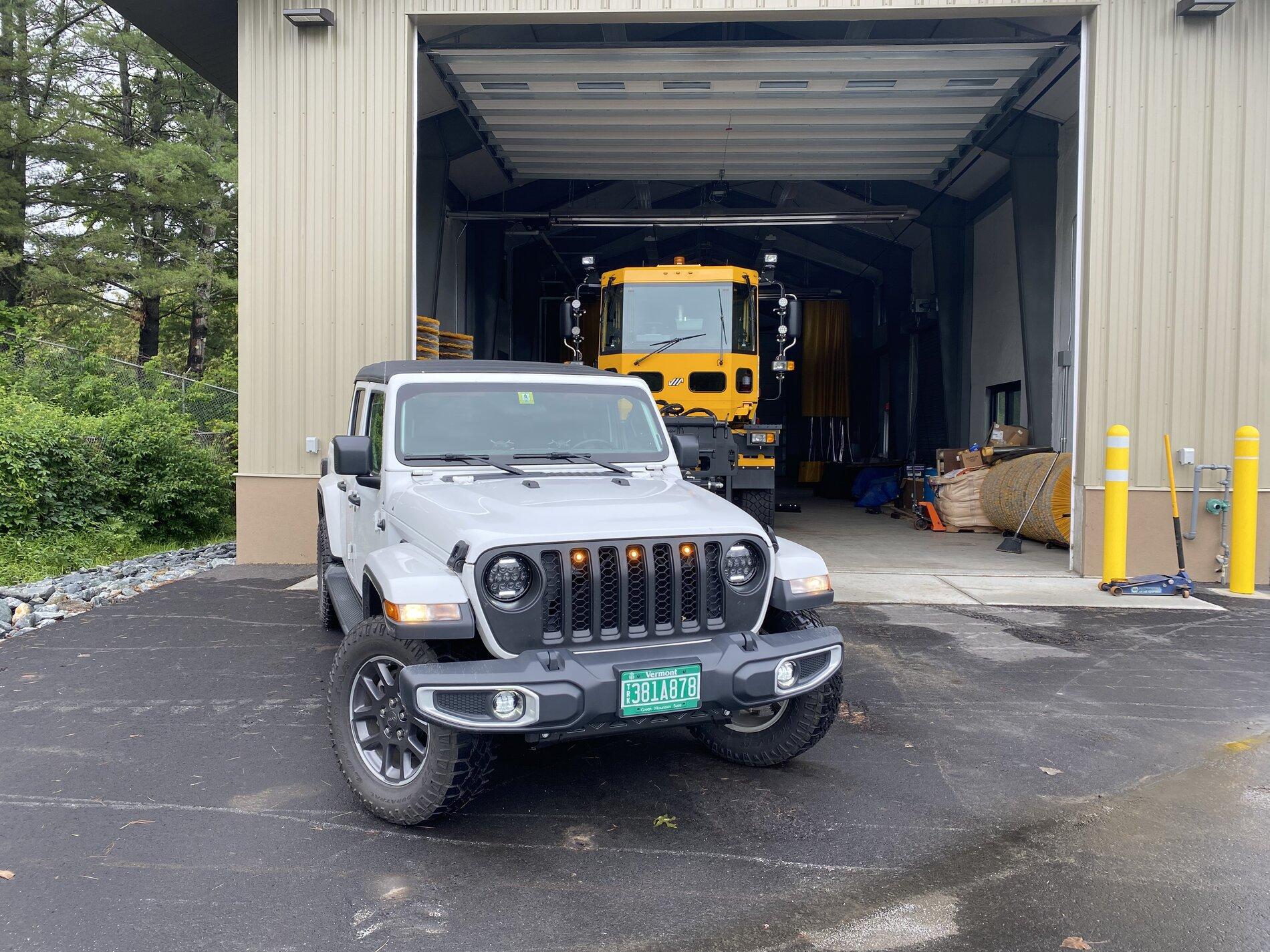 Jeep Gladiator Vinyl Wrap and/or Plasti Dip Grille Bezels 6C393D1B-4111-4114-9C8D-9675C48EDA4D