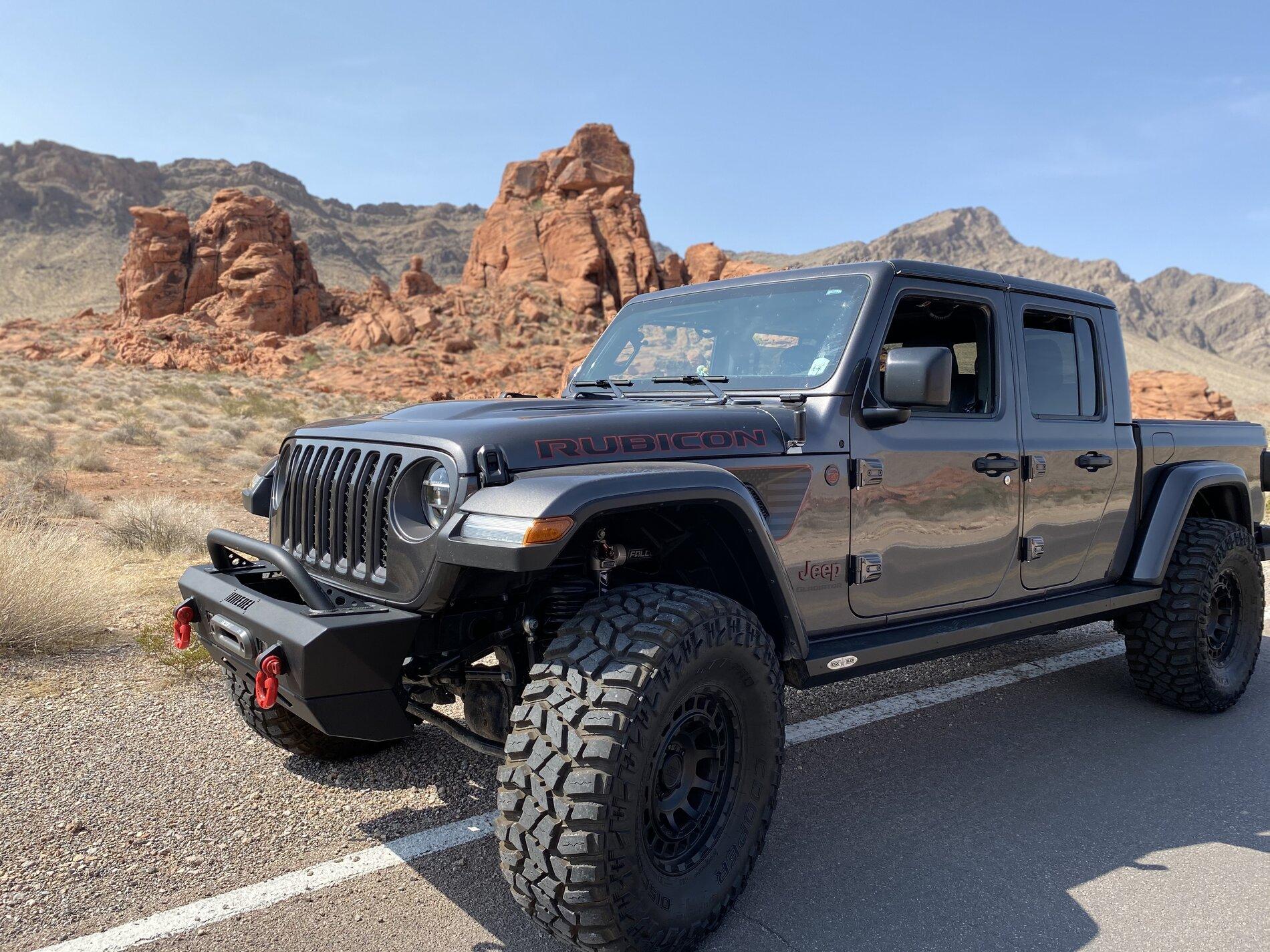 Jeep Gladiator Gladiator Glamour Shots 80B3398B-A1D9-4B03-9BA8-7E6B655589A6