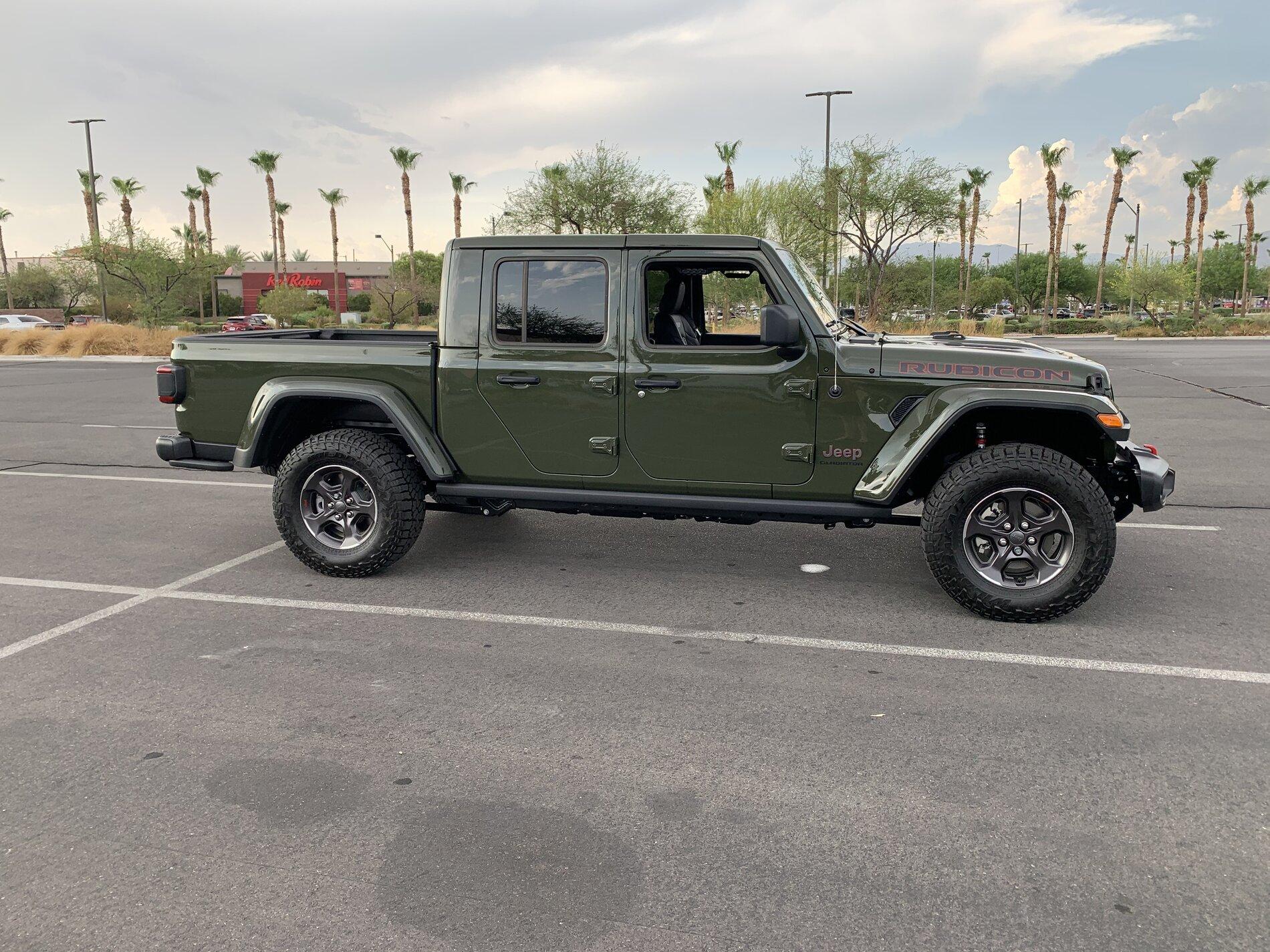Jeep Gladiator Would love to see Jeeps that are owned by women! 51768AB9-FD2C-4FED-9165-AB329F0D33FF