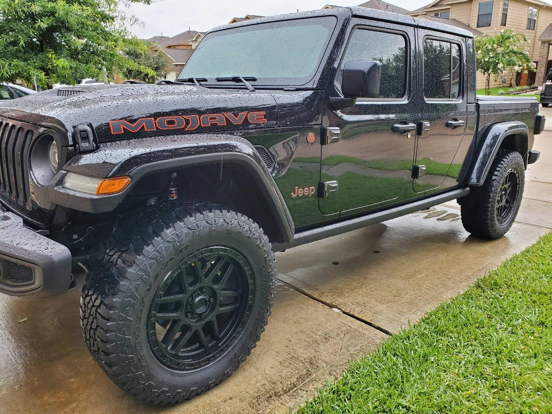 Jeep Gladiator Mojave 17x9 ? 215416486_959651874811881_2434173276600854880_n