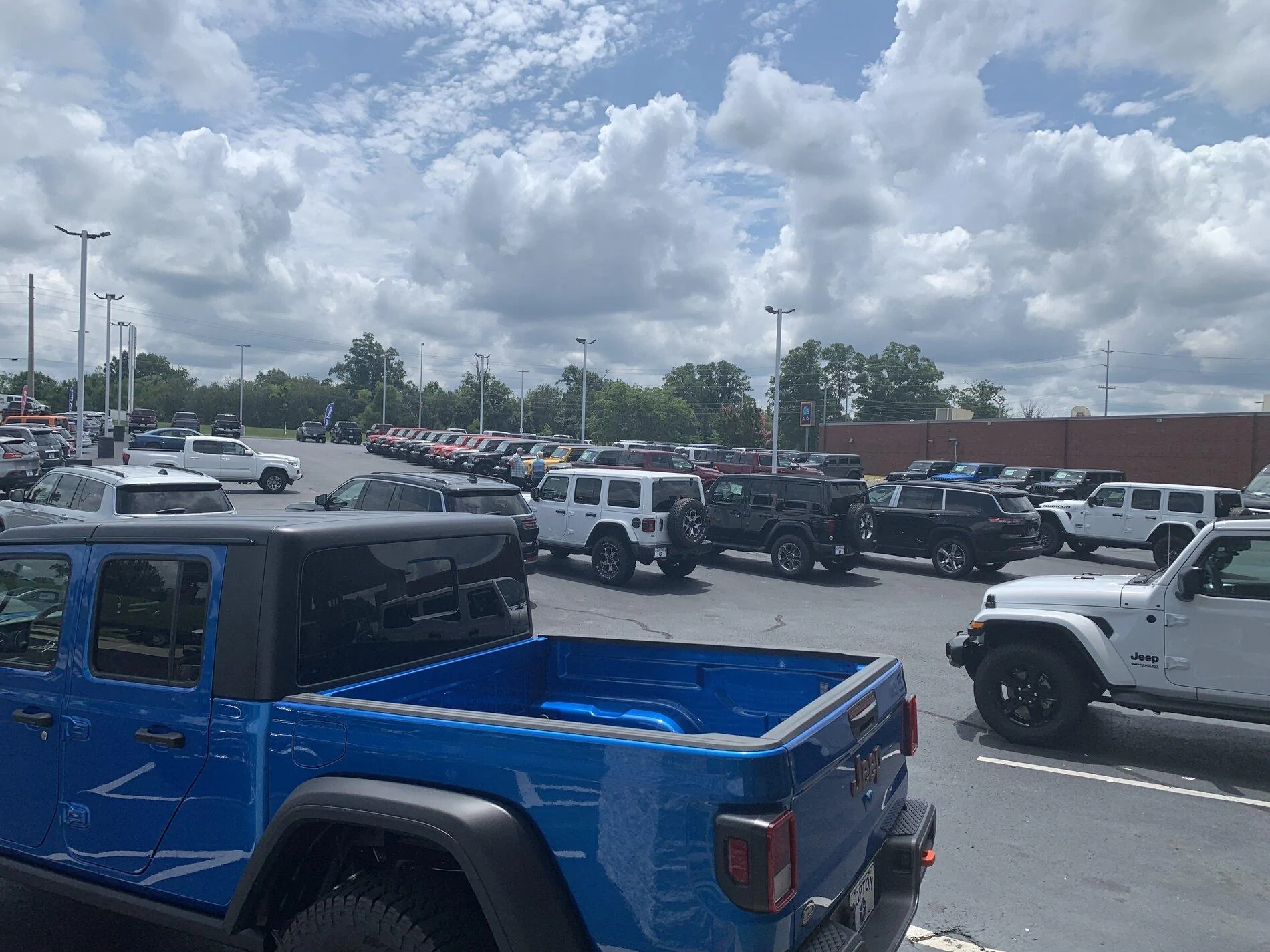 Jeep Gladiator Gupton Motors up to 8% below invoice 354EFF24-DA8C-4B00-8D9B-EC2F3AD5B3C6