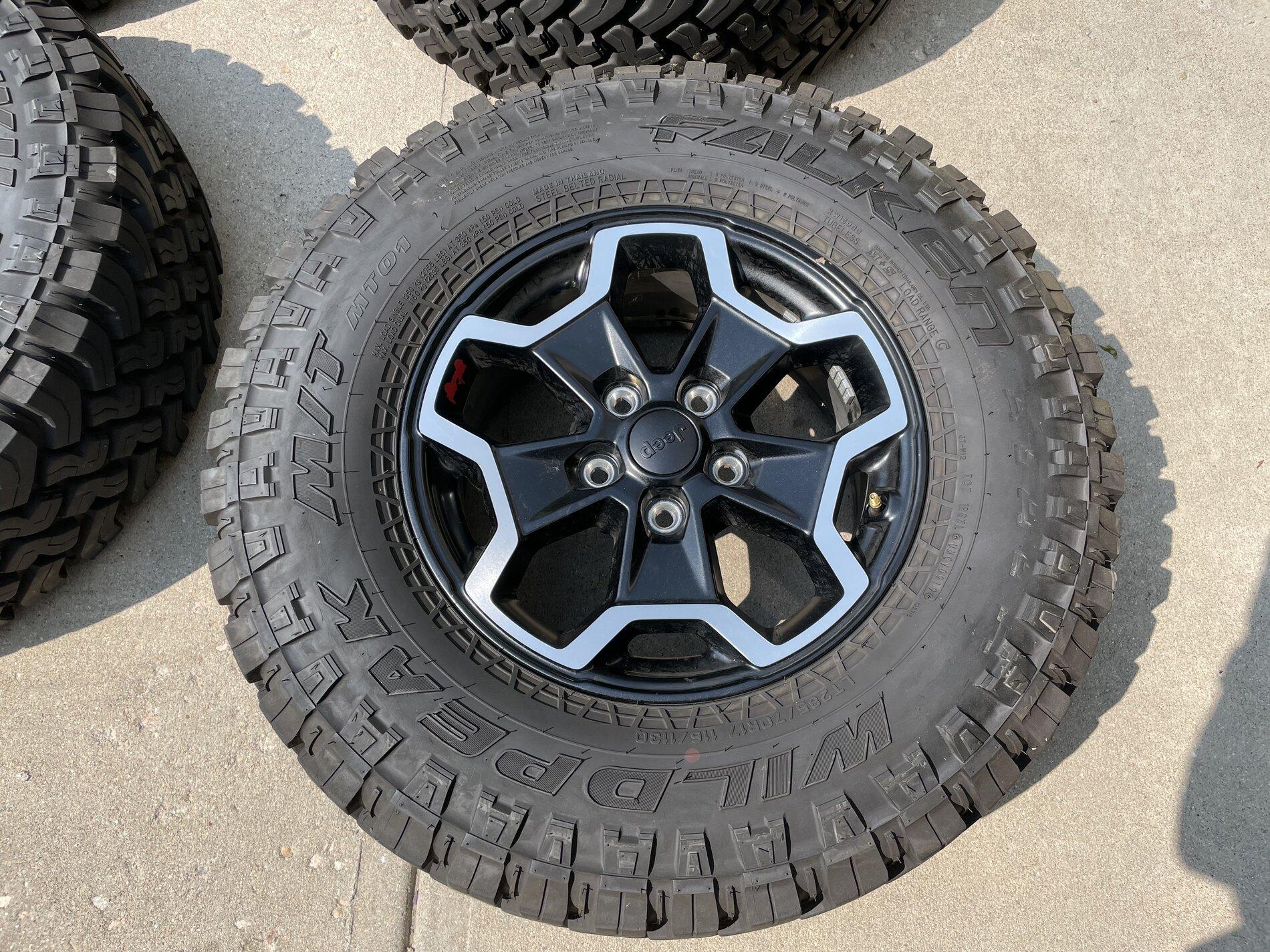 Jeep Gladiator JT stock wheels & tires for sale, no tpms or lugnuts.  $1000 obo 97211122-F76A-4DF8-82BB-13BD3727D48B
