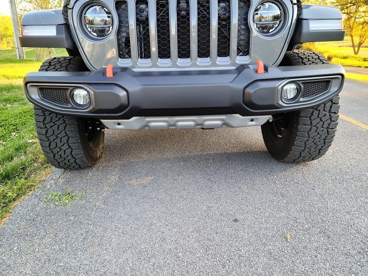 Jeep Gladiator 2021 JEEP GLADIATOR MOJAVE OEM FRONT BUMPER - BRAND NEW!! 20210418_191028