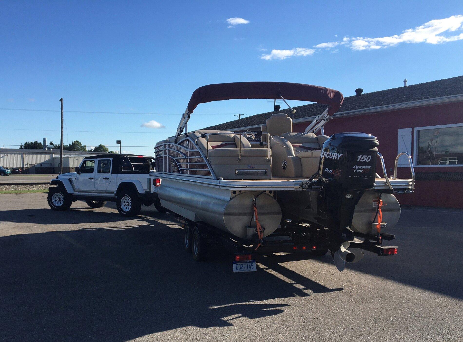 Jeep Gladiator Max towing and lifts Bennington 1