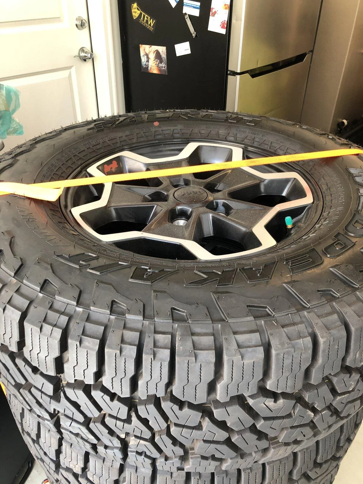 Jeep Gladiator Rubicon take Offs - OEM set of 4 wheels and tires w/TPMS $550 tempImageqvIsXQ