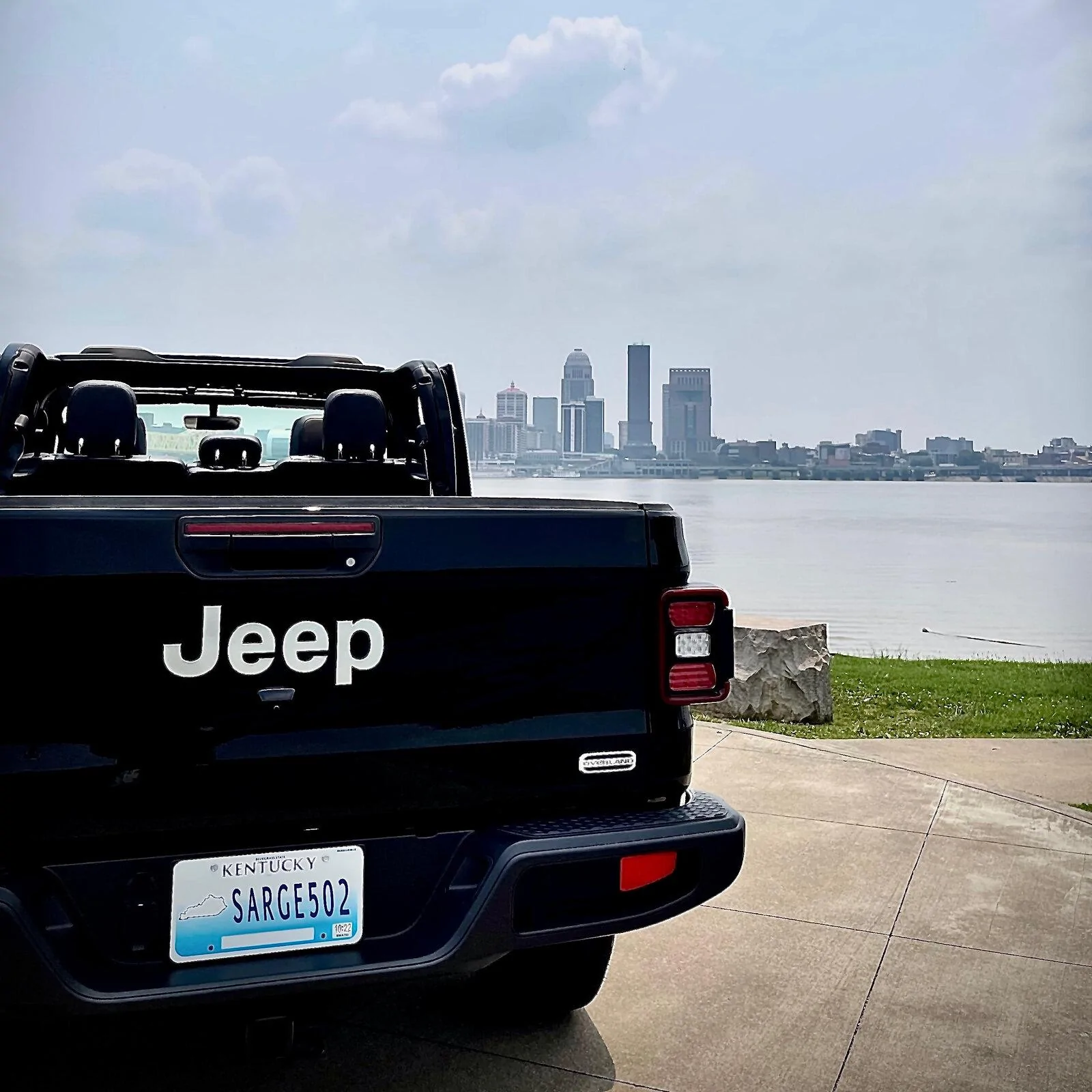 Jeep Gladiator BLACK Gladiator JT Club FF96456D-AD05-4A00-BCE0-D927110AE070