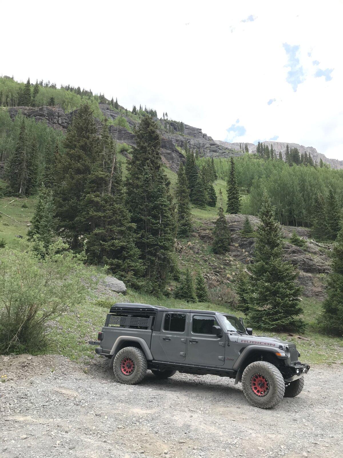 Jeep Gladiator STING GRAY Gladiator JT Club 3CBA7457-2975-4FE1-9219-734B35392C4B