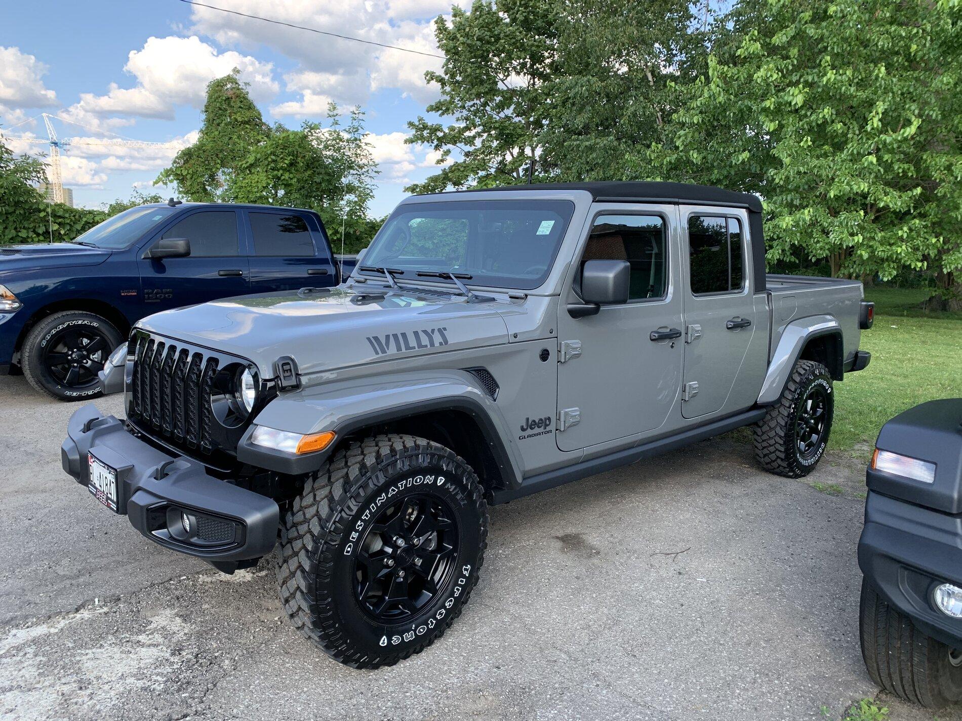 Jeep Gladiator STING GRAY Gladiator JT Club 28D8769A-E2A3-4821-8B63-CCEF133654FF