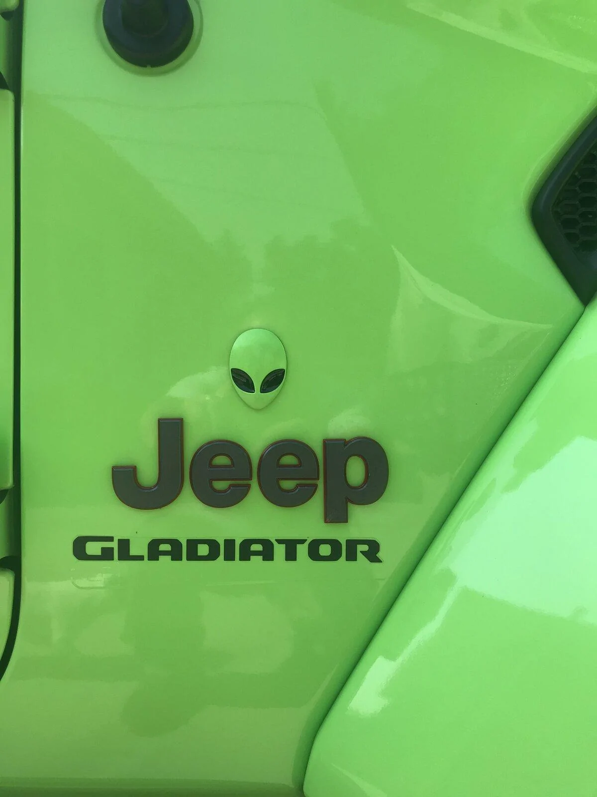 Jeep Gladiator Update, for sale: Finally getting Wrapped... Inozetek SuperGloss Acid Green Gladiator (updated with pictures) CA5F110D-766C-4477-82F7-A61E3554298D
