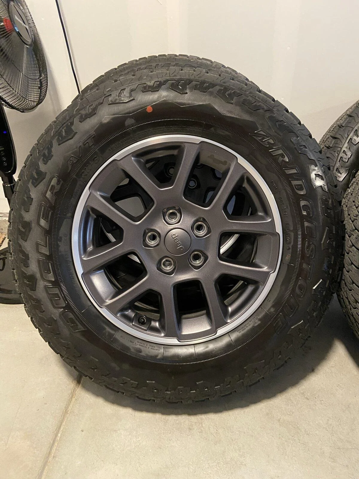 Jeep Gladiator Overland wheels & AT tires (4) 6D130068-EE96-4851-A555-108B6B643A70