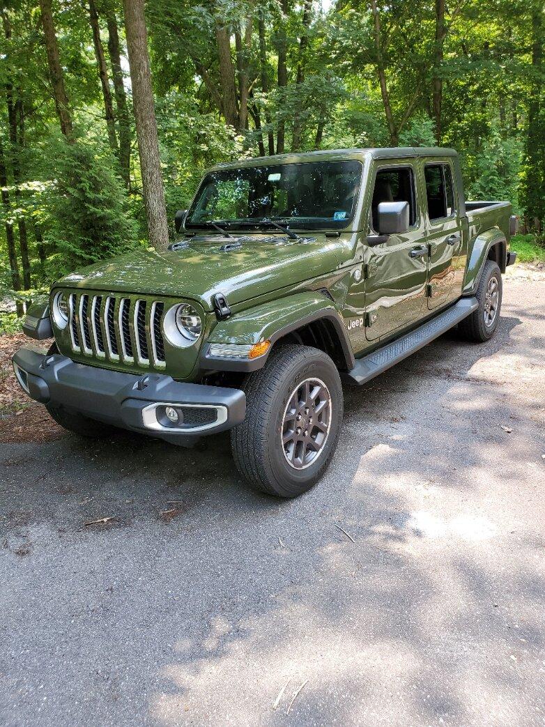 Jeep Gladiator SARGE GREEN Gladiator club BuffJeep1stbathfront