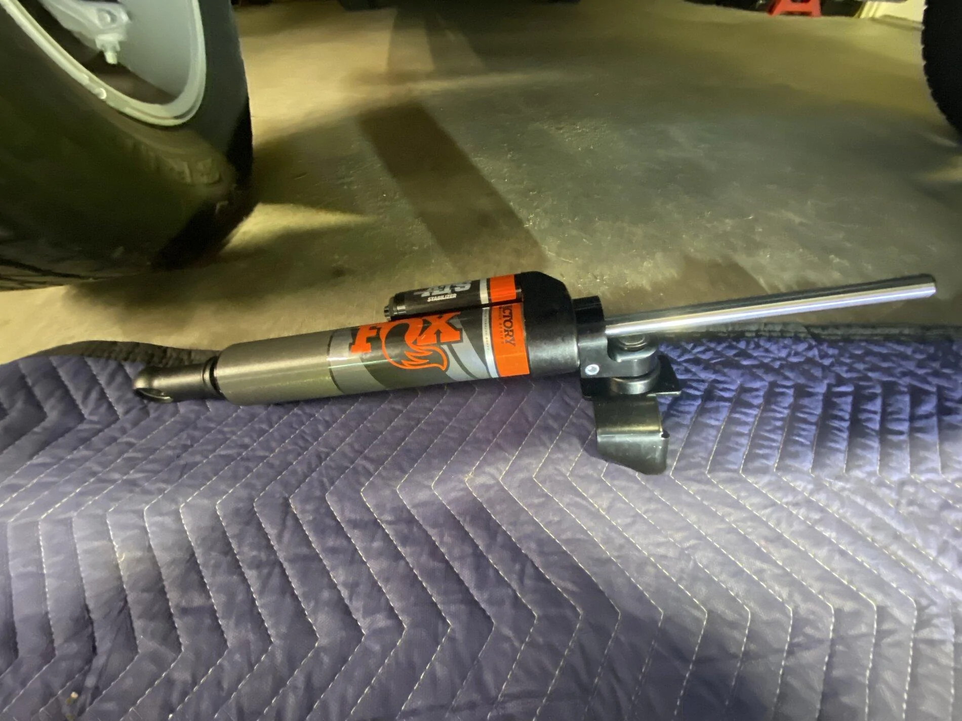 Jeep Gladiator Fox steering stabilizer install help IMG_0590