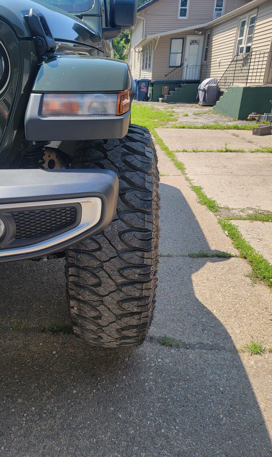Jeep Gladiator 5.2” backspace with Lifts.  Does it rub? 20210723_120328