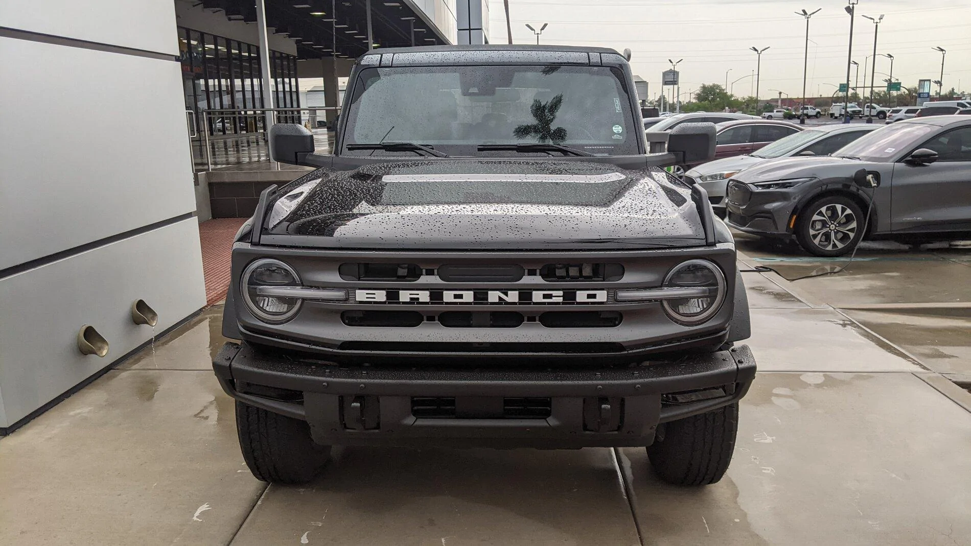 Jeep Gladiator Gladiator vs Bronco. PXL_20210723_171222825.MP