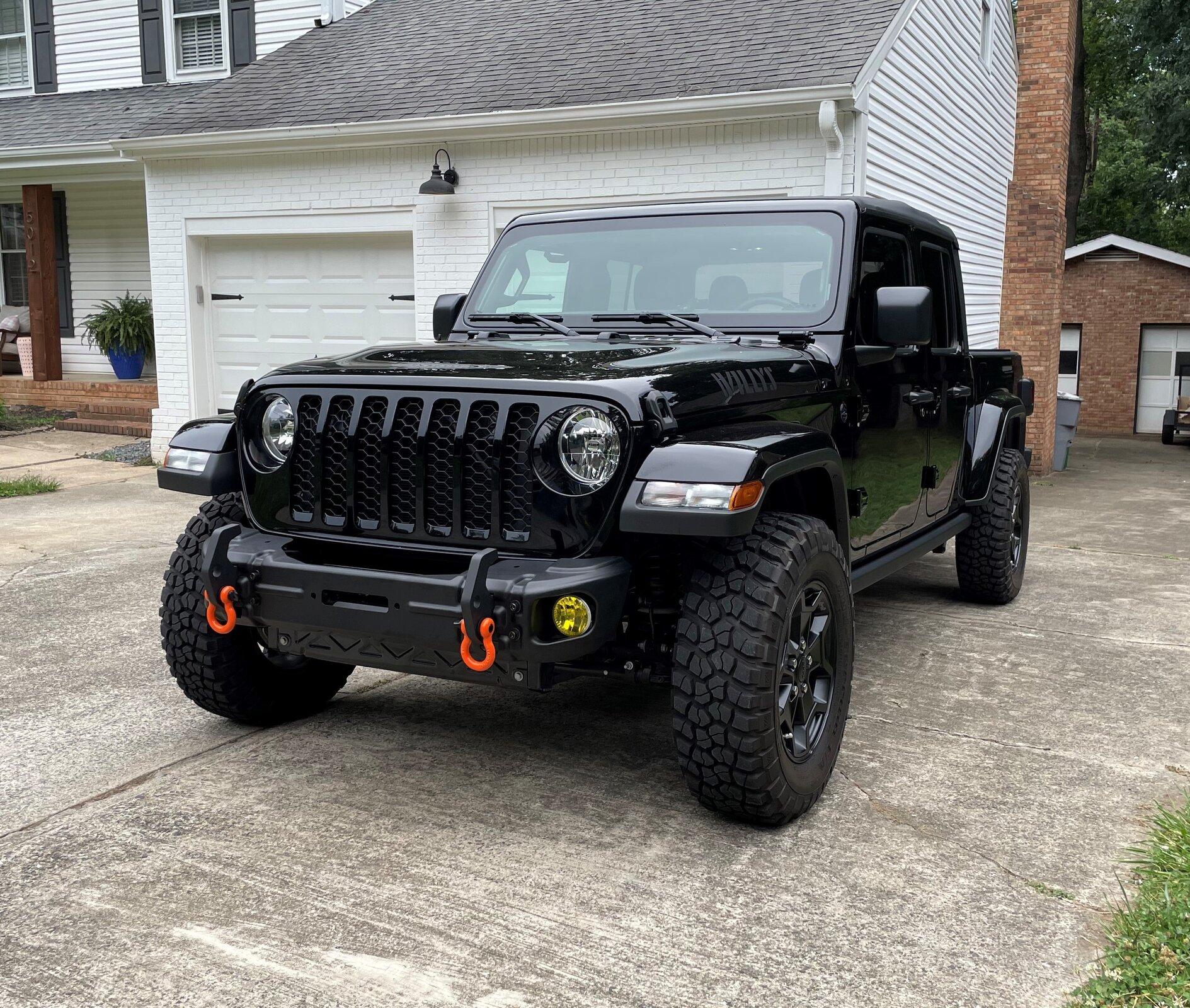Jeep Gladiator Anyone running steel bumpers without a winch? 20210716_194221487_iOS (4)
