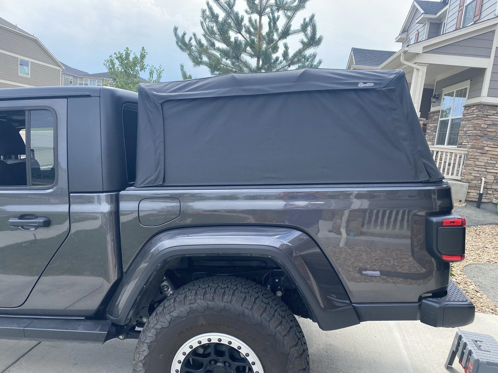 Jeep Gladiator Bestop teaser concept: folding soft cover / shell / topper for Gladiator bed 2021-07-21 15.42.39