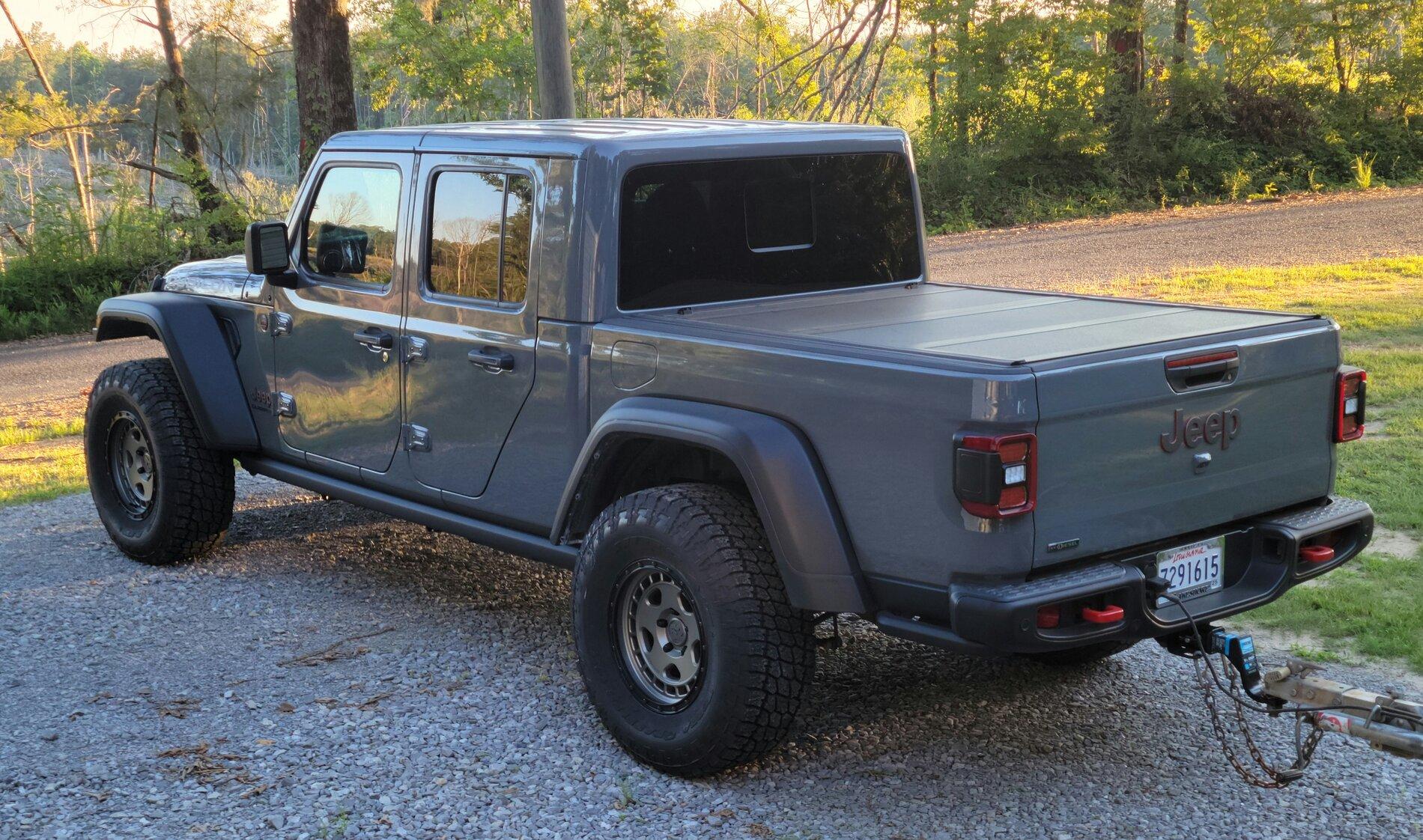 Jeep Gladiator Tonneau Cover Photos and Fit, I need help making a choice. 20210616_192854
