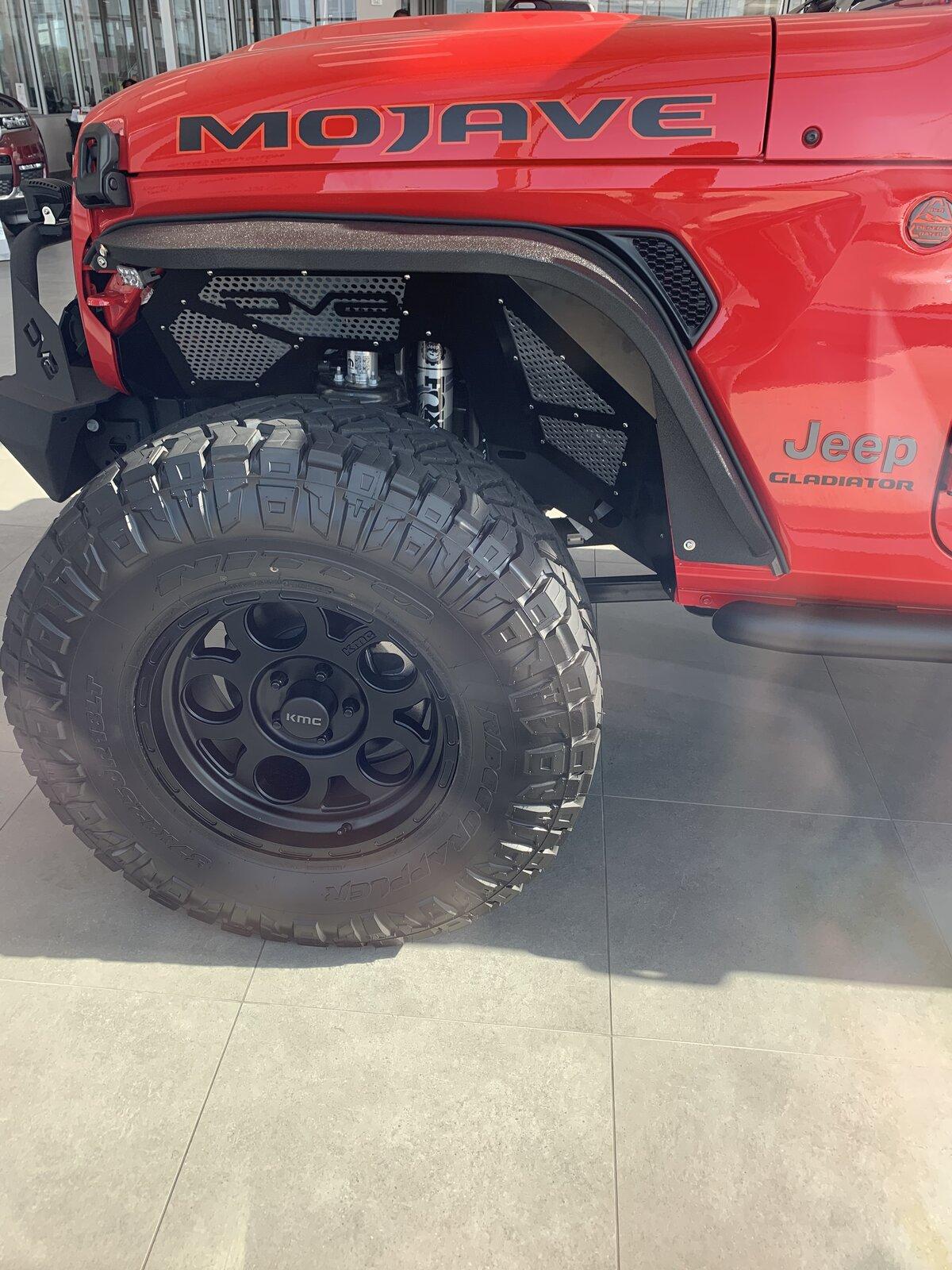 Jeep Gladiator JT Mojave with 37” tires dealer built E6F065F1-7466-45E1-A998-FC35C1C7B22F
