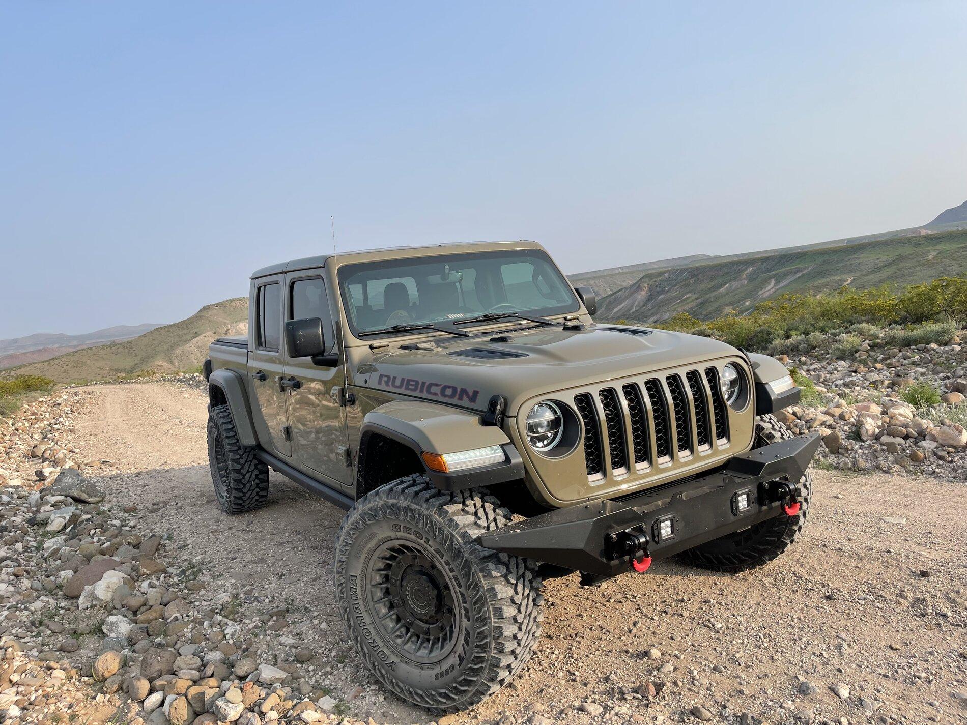 Jeep Gladiator Anyone running steel bumpers without a winch? 1940D77F-DC43-4A07-977F-A18EA7382F4E