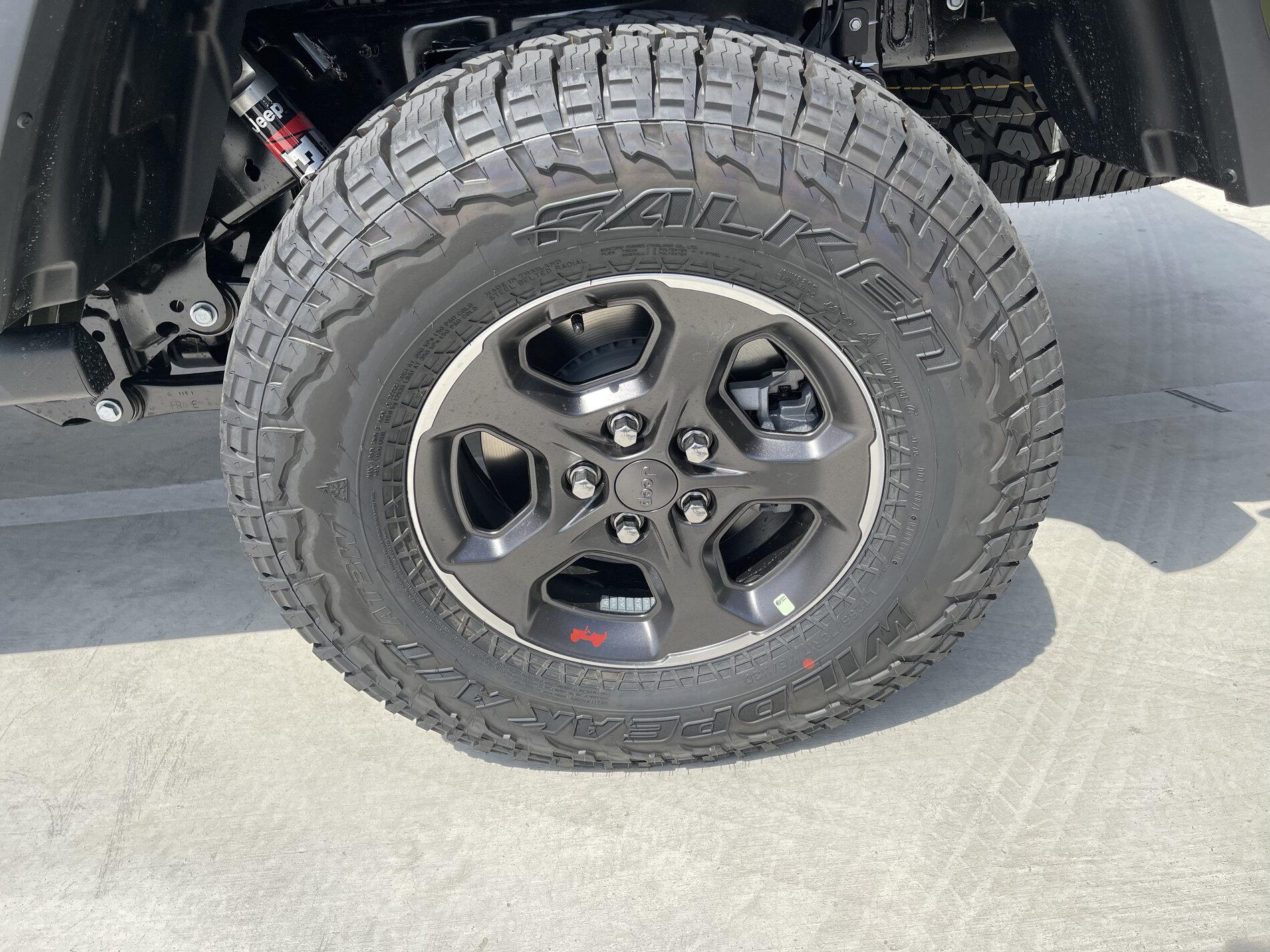 Jeep Gladiator Rubicon Wheels and Tires Take Offs IMG_2372
