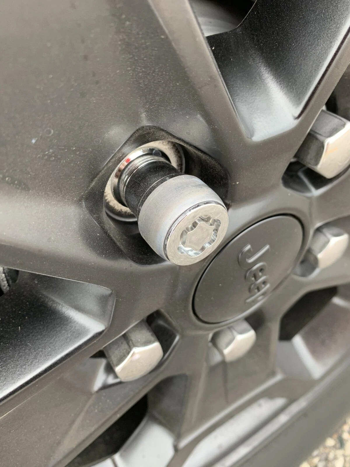 Jeep Gladiator Wheel locks. Does this look right? 9D3E7713-102F-43FC-8A07-6AE1EEC94B7E