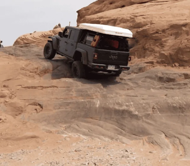 Jeep Gladiator AEV JT 2.5″ DUALSPORT RT SUSPENSION - Installation, tips and MOAB results! 1627164481302