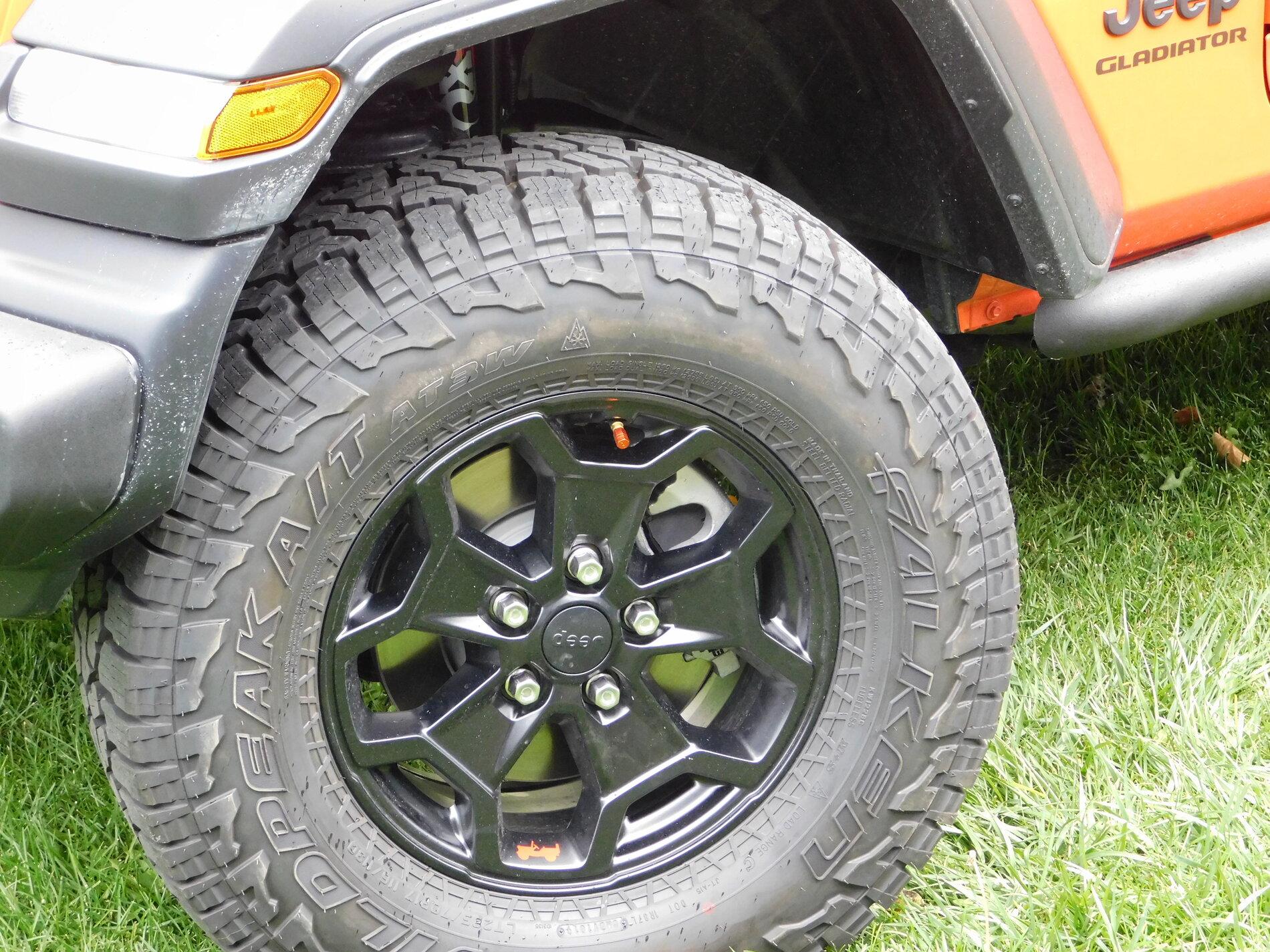 Jeep Gladiator Launch edition rims, 5 tires, and tpms. Pickup only dscn1066-
