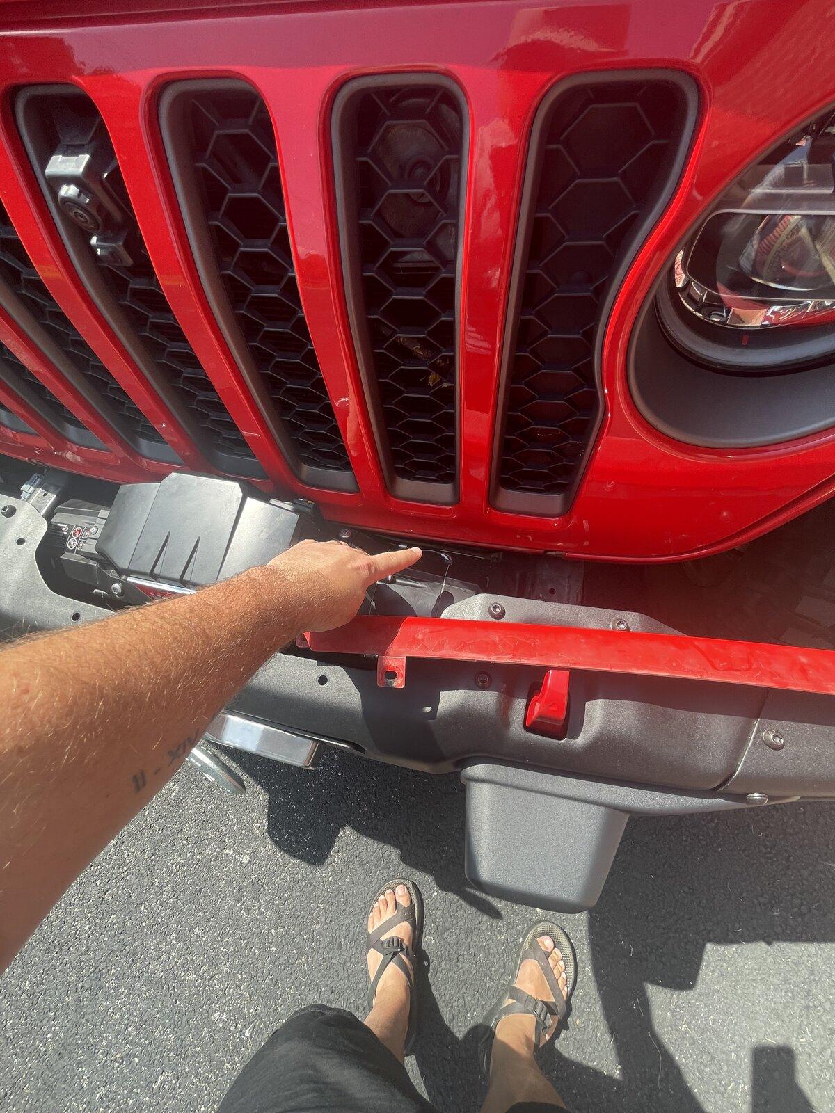 Jeep Gladiator Warn Winch 12S IMG_4293