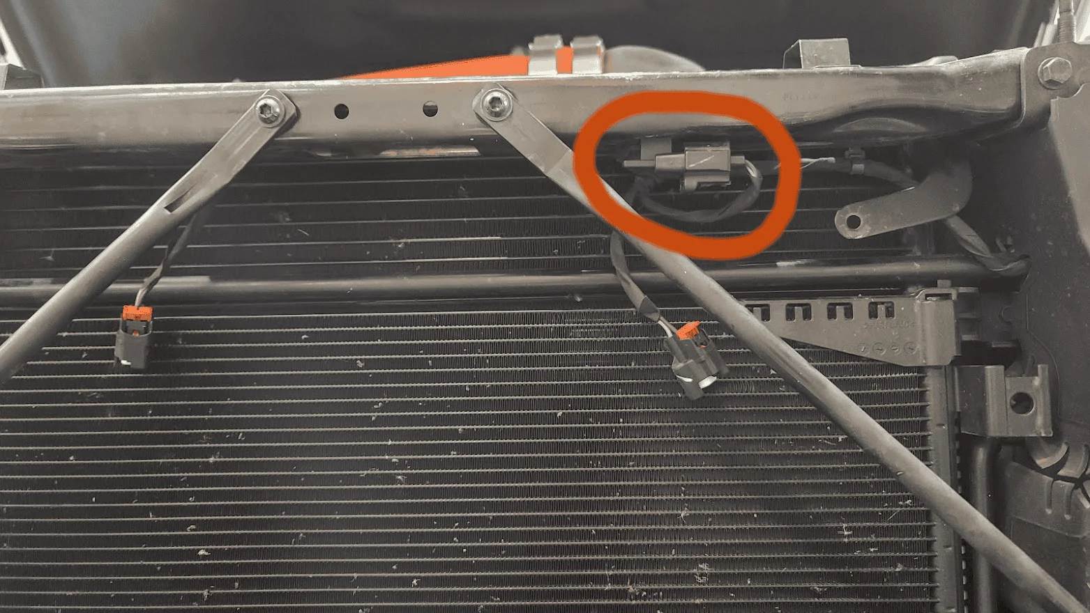 Jeep Gladiator I need some Help Identifying a plug 1627229352573