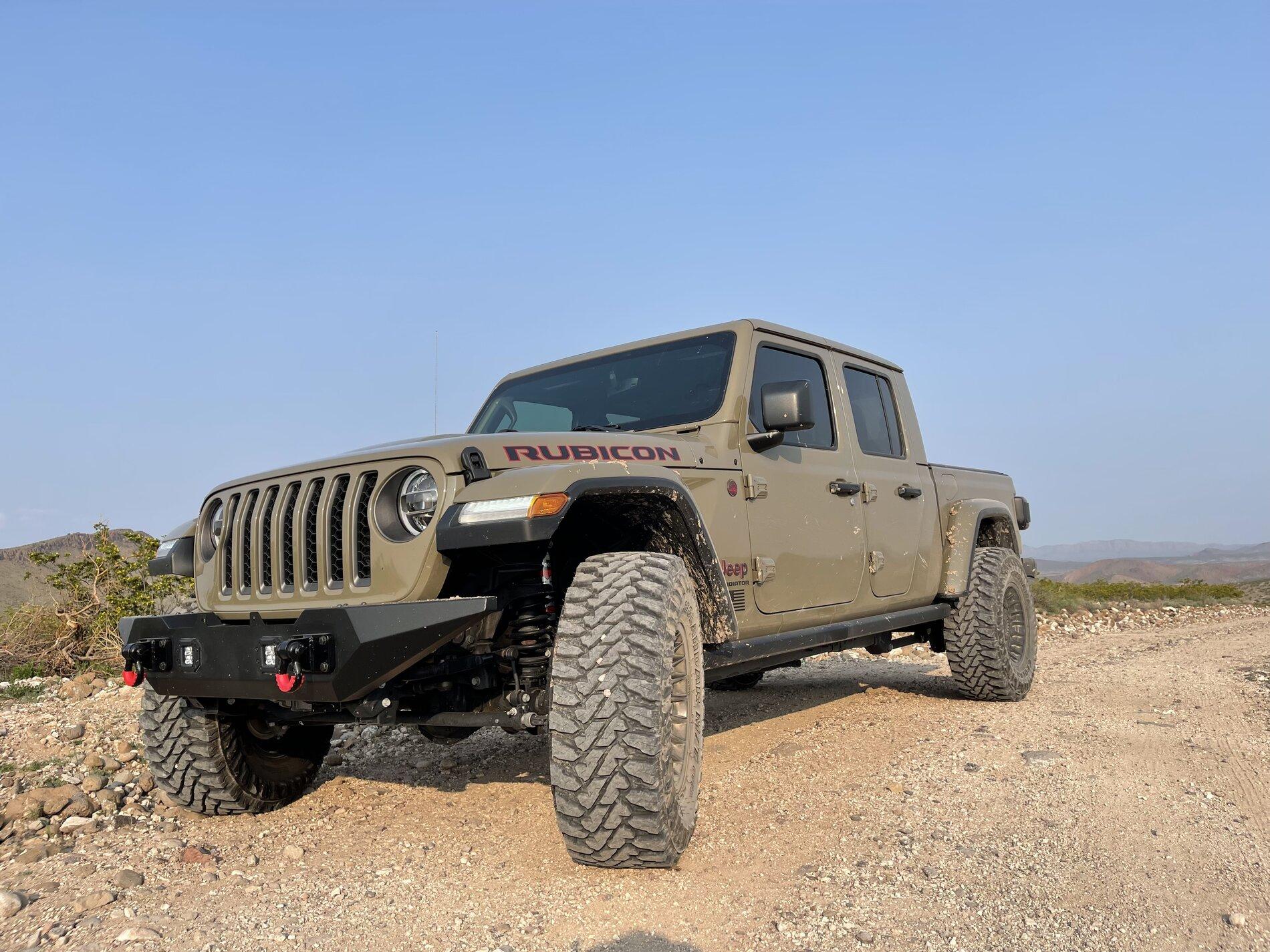 Jeep Gladiator Can anyone help me identify this bumper? 86528D51-D9E8-4DE8-B9EA-29FCA0328852