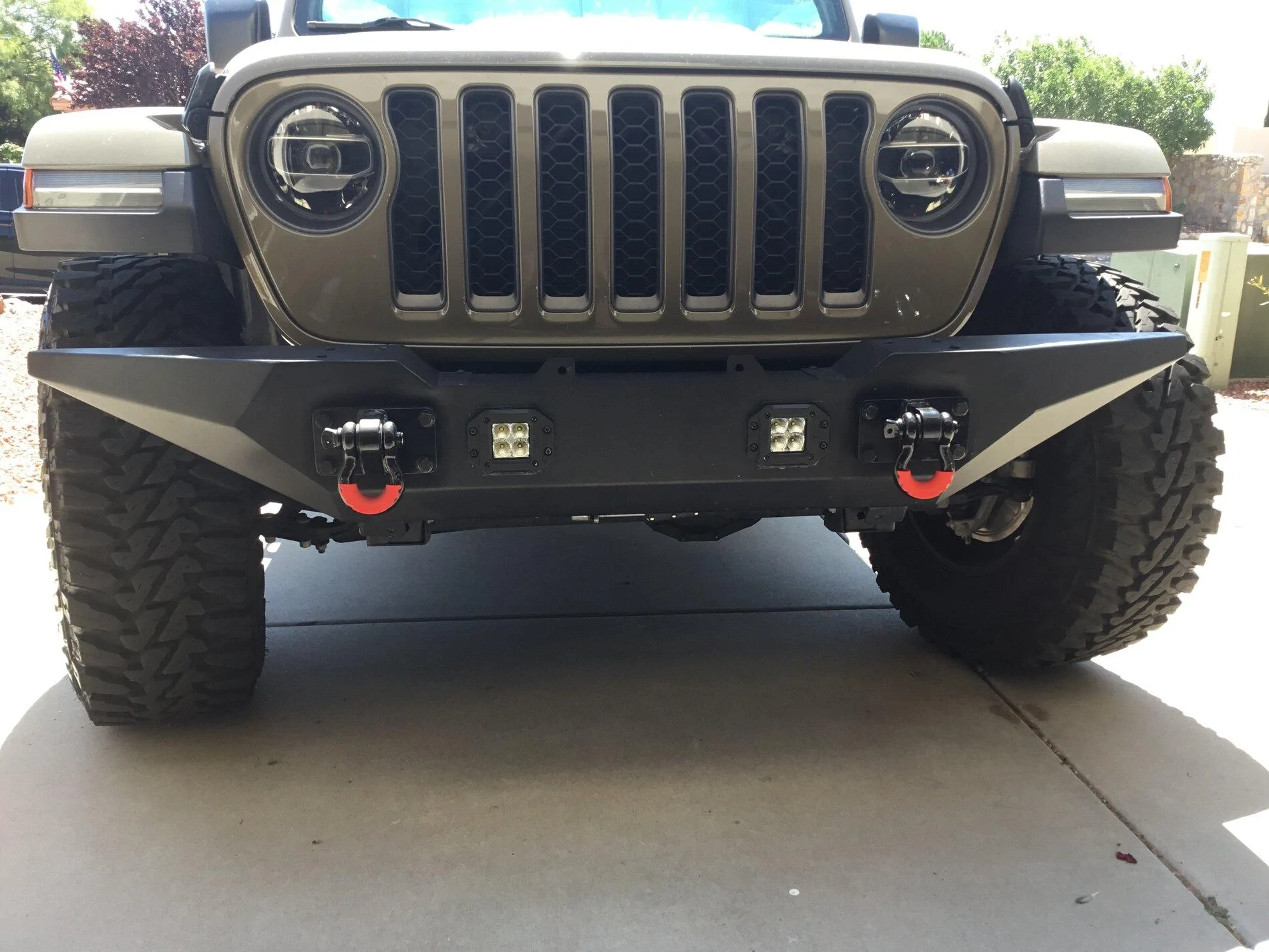 Jeep Gladiator Can anyone help me identify this bumper? 7C823411-AB96-4F97-BF6A-7133BC50B5F1