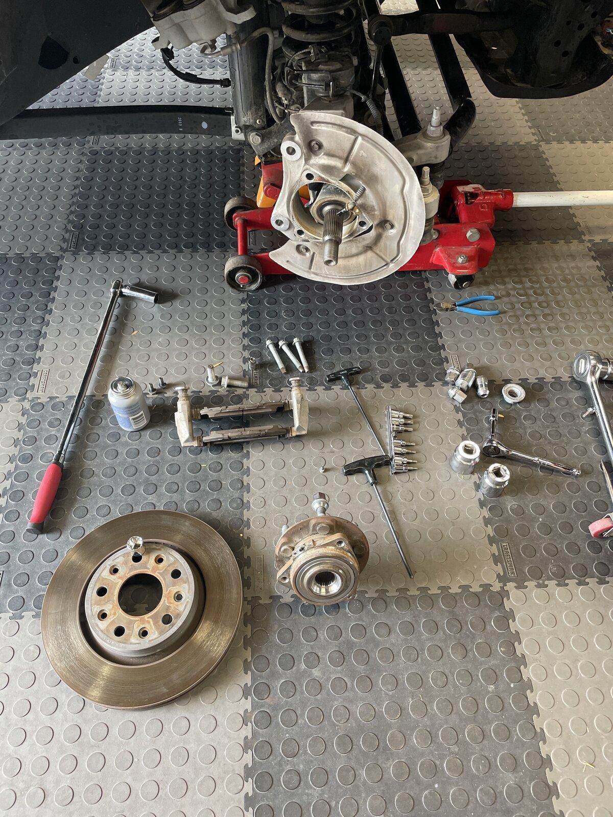 Jeep Gladiator Squeaking noise when turning the steering wheel image