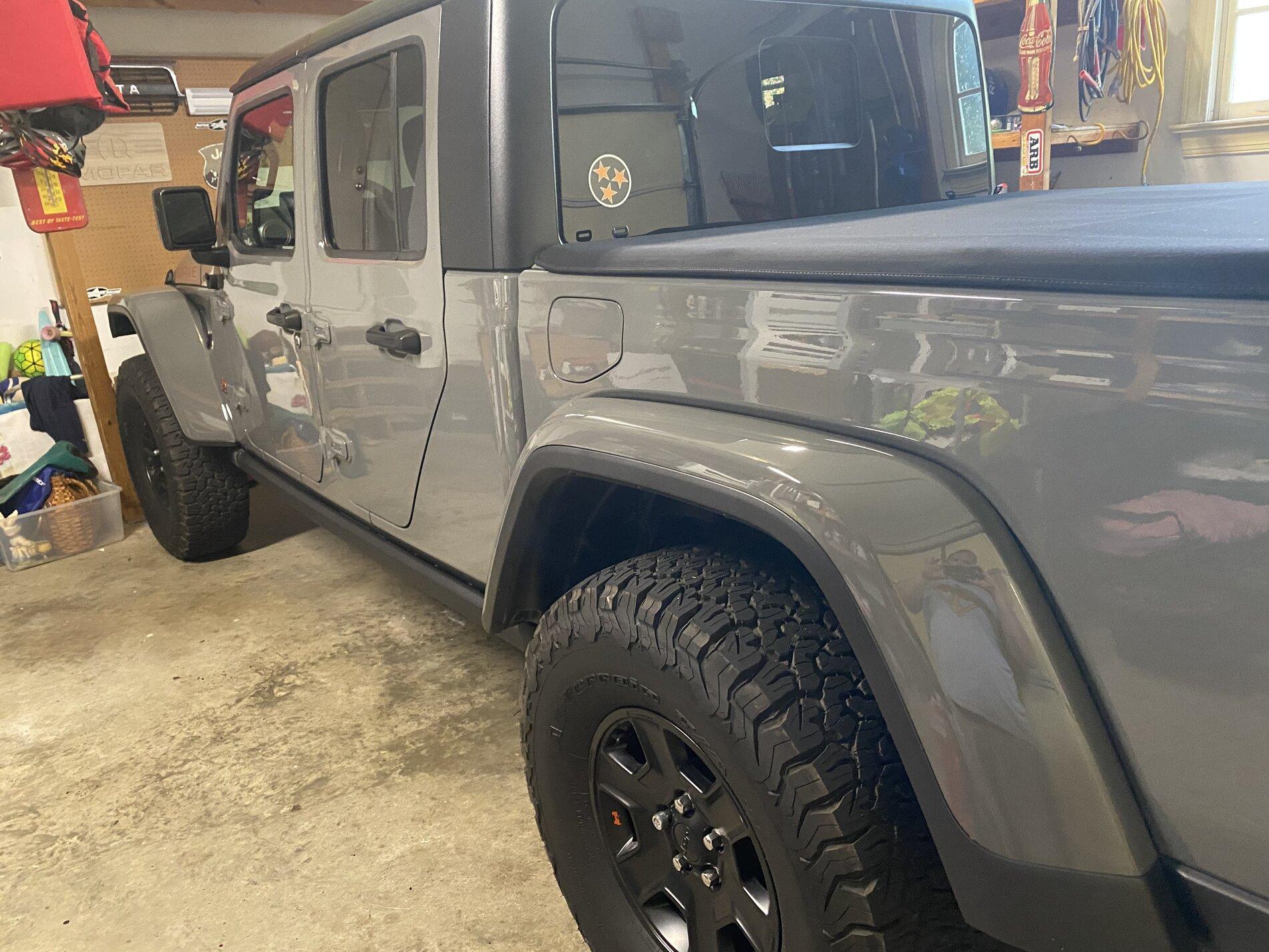 Jeep Gladiator Trade textured black hardtop for Premium soft top plus cash C14967FD-23F6-4419-A73E-51A3CFF833A8