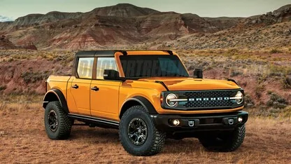 Jeep Gladiator Ford might put a truck bed on a four door Bronco 80D05E51-CACF-4D24-BD8A-FB92297C6E1D