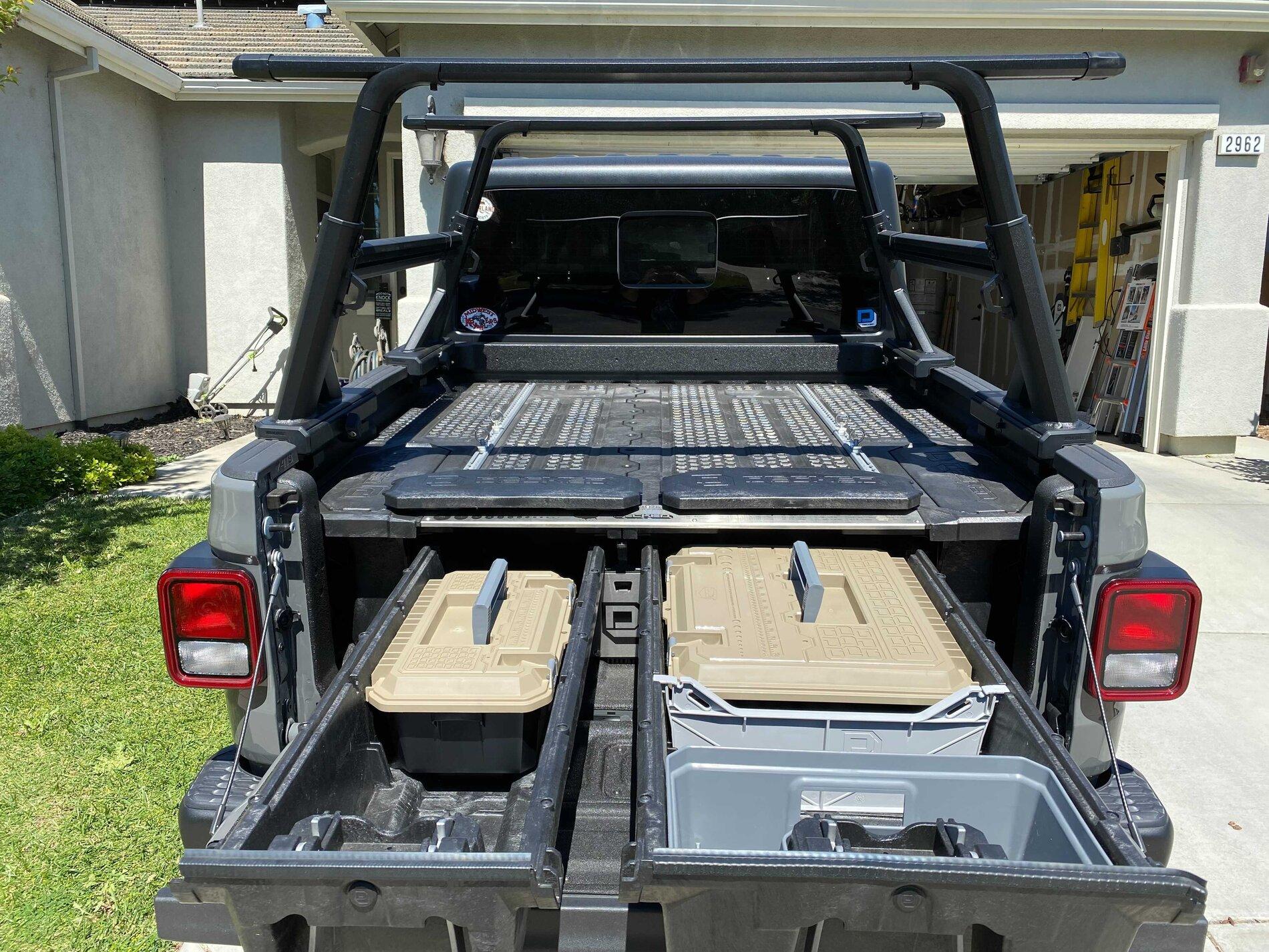 Jeep Gladiator FS: Decked System w/ rails Image from iOS (3)
