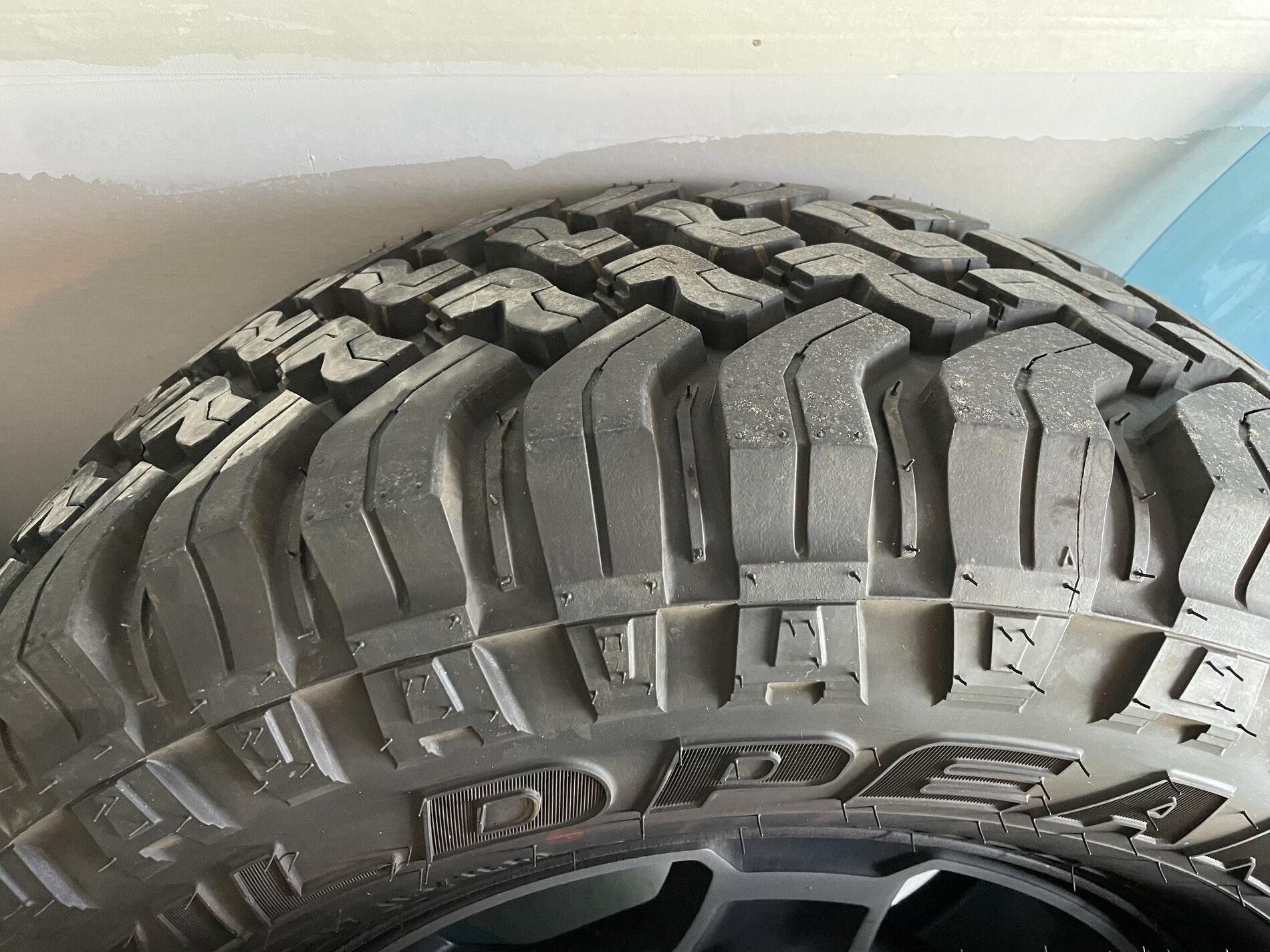 Jeep Gladiator Mojave (premium) Wheels/Tires w/spare Falken Wildpeak MT, w/TPMS IMG_3270