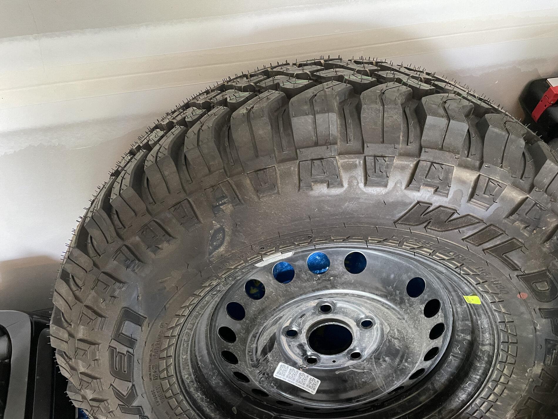 Jeep Gladiator Mojave (premium) Wheels/Tires w/spare Falken Wildpeak MT, w/TPMS IMG_3273