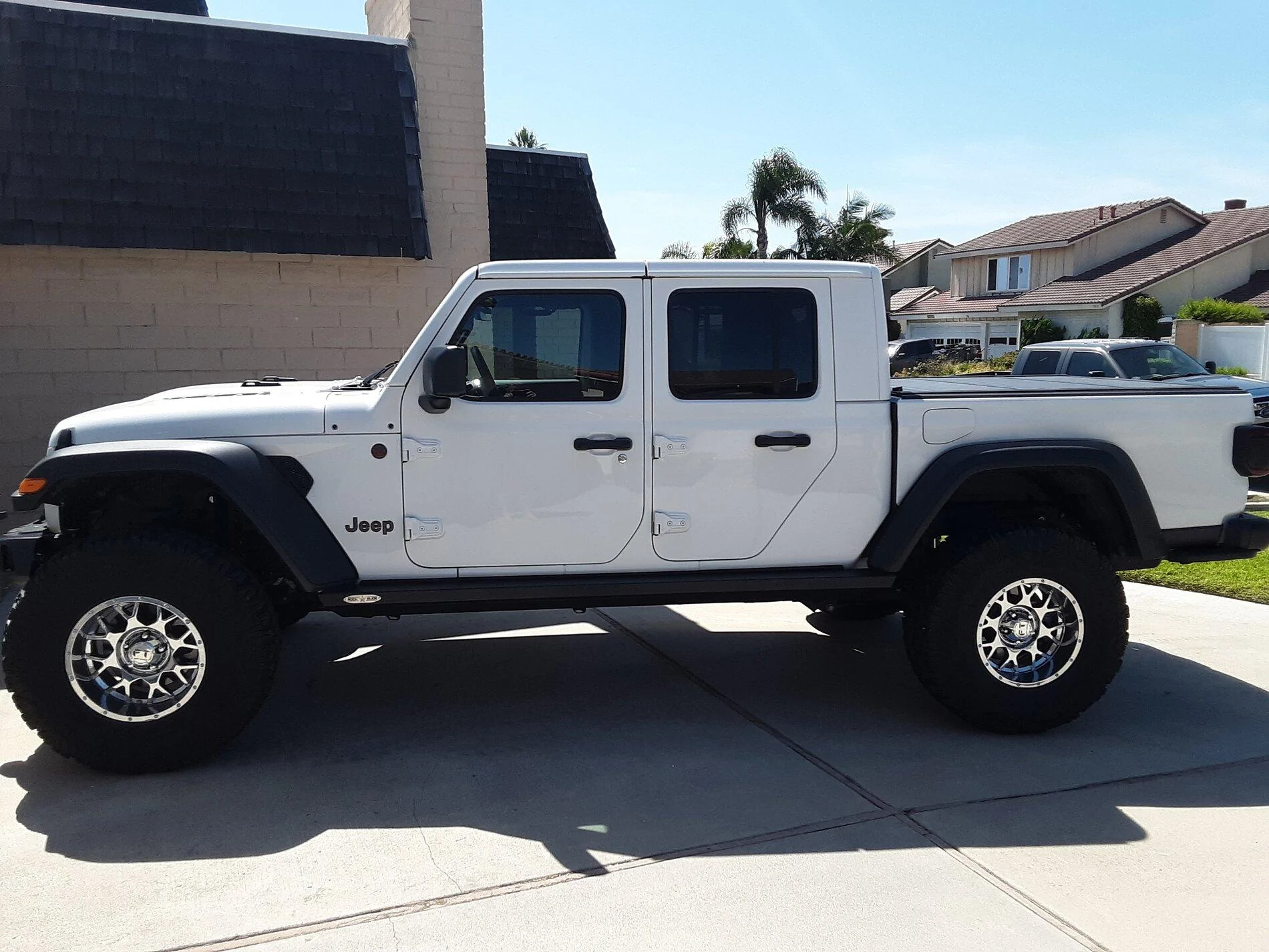 Jeep Gladiator Fenders fading already - less than a year! 20200615_152241