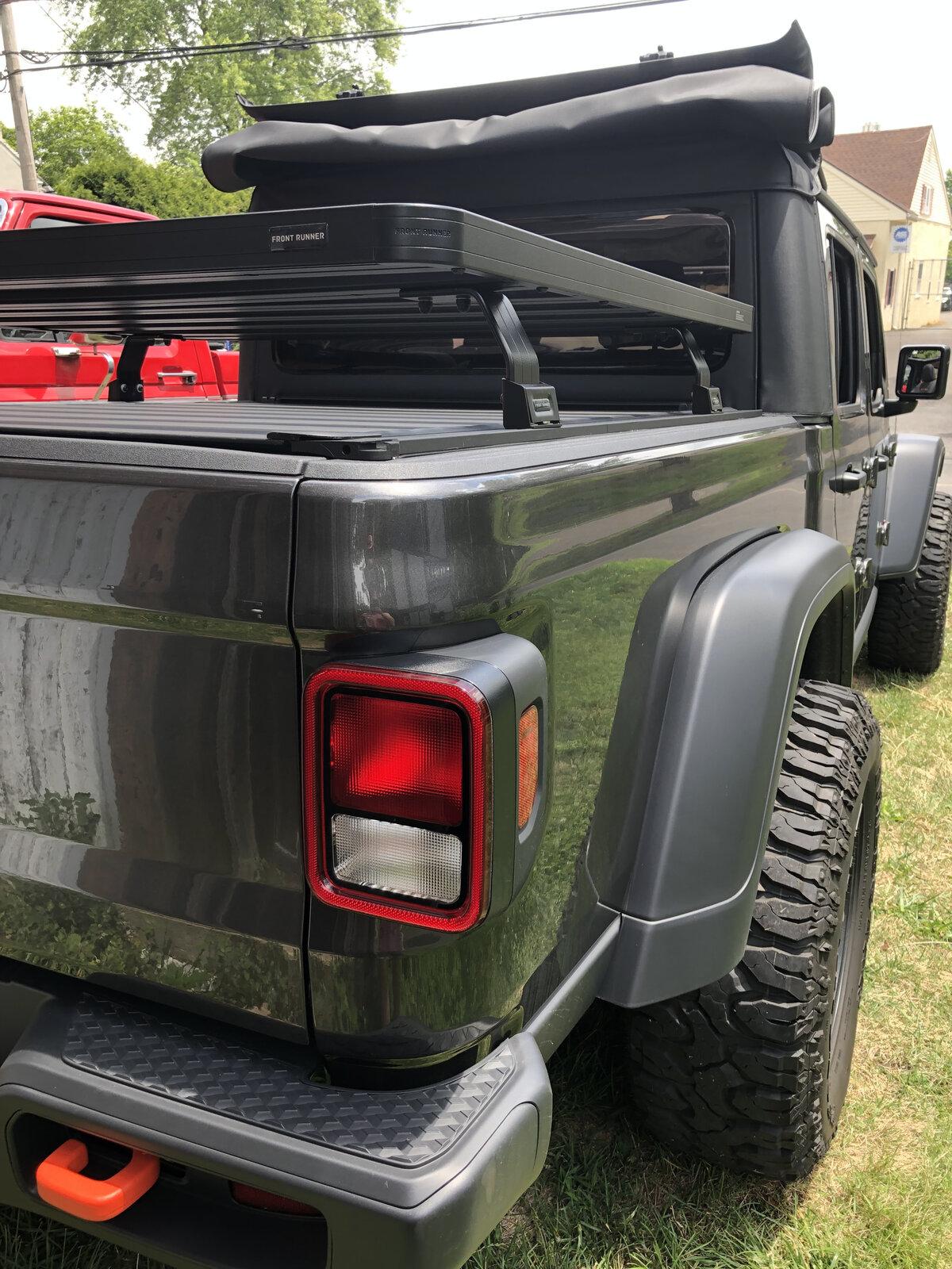 Jeep Gladiator Front Runner Rack w/ BAK Tonneau Cover SUCCESS - Photos Included unnamed