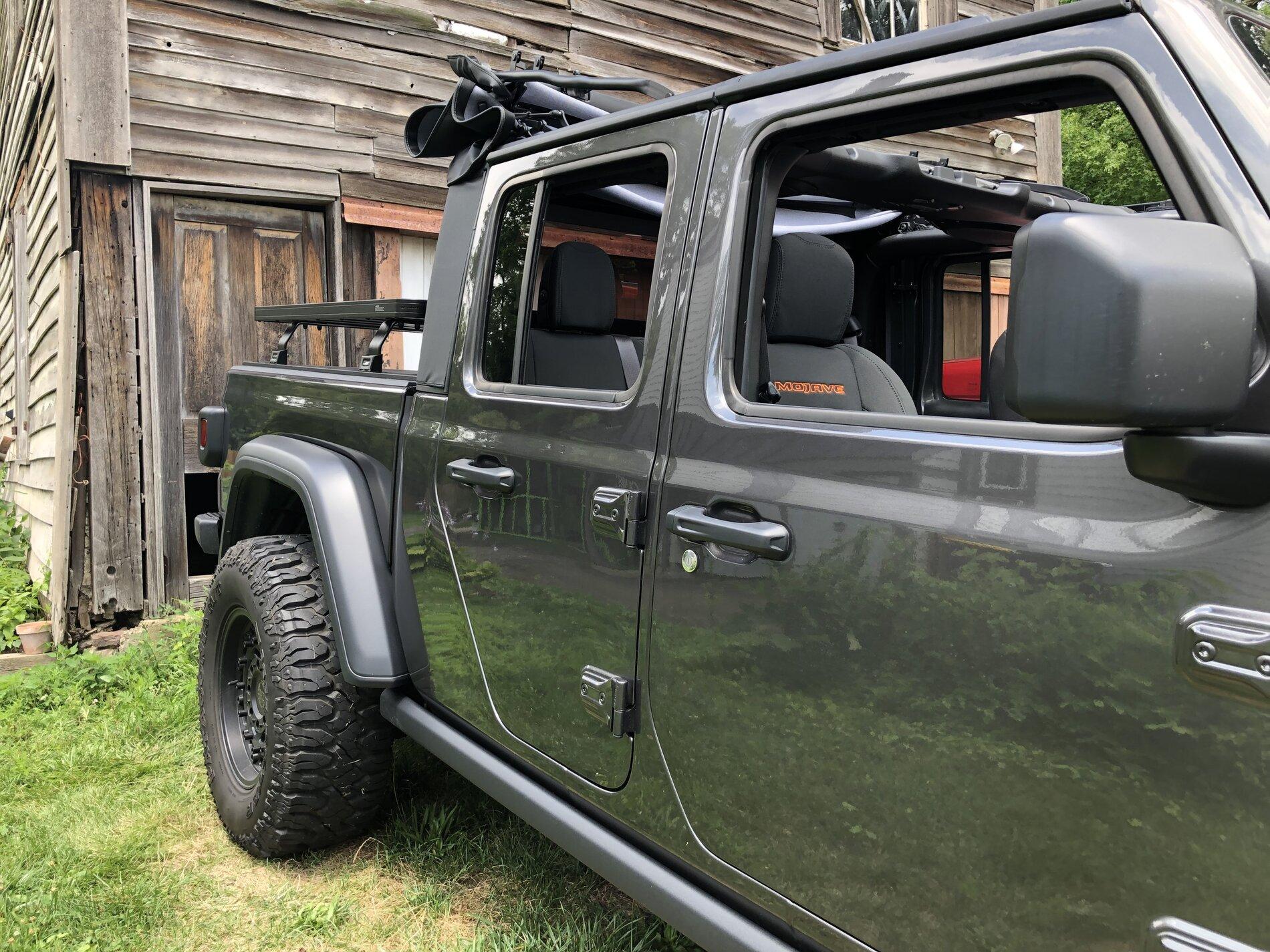 Jeep Gladiator Front Runner Rack w/ BAK Tonneau Cover SUCCESS - Photos Included IMG_4194
