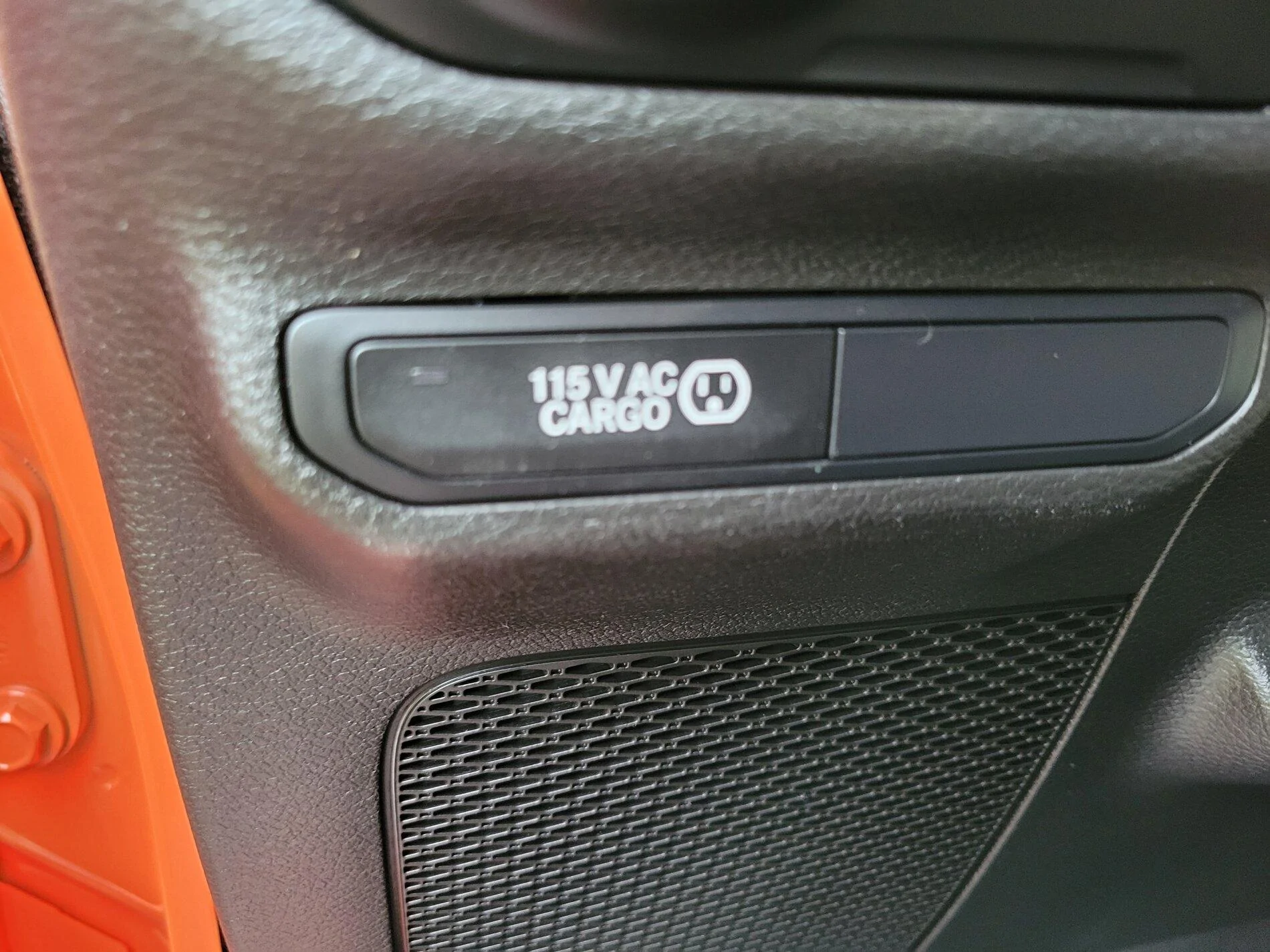 Jeep Gladiator Using bed power outlet 20210726_184452