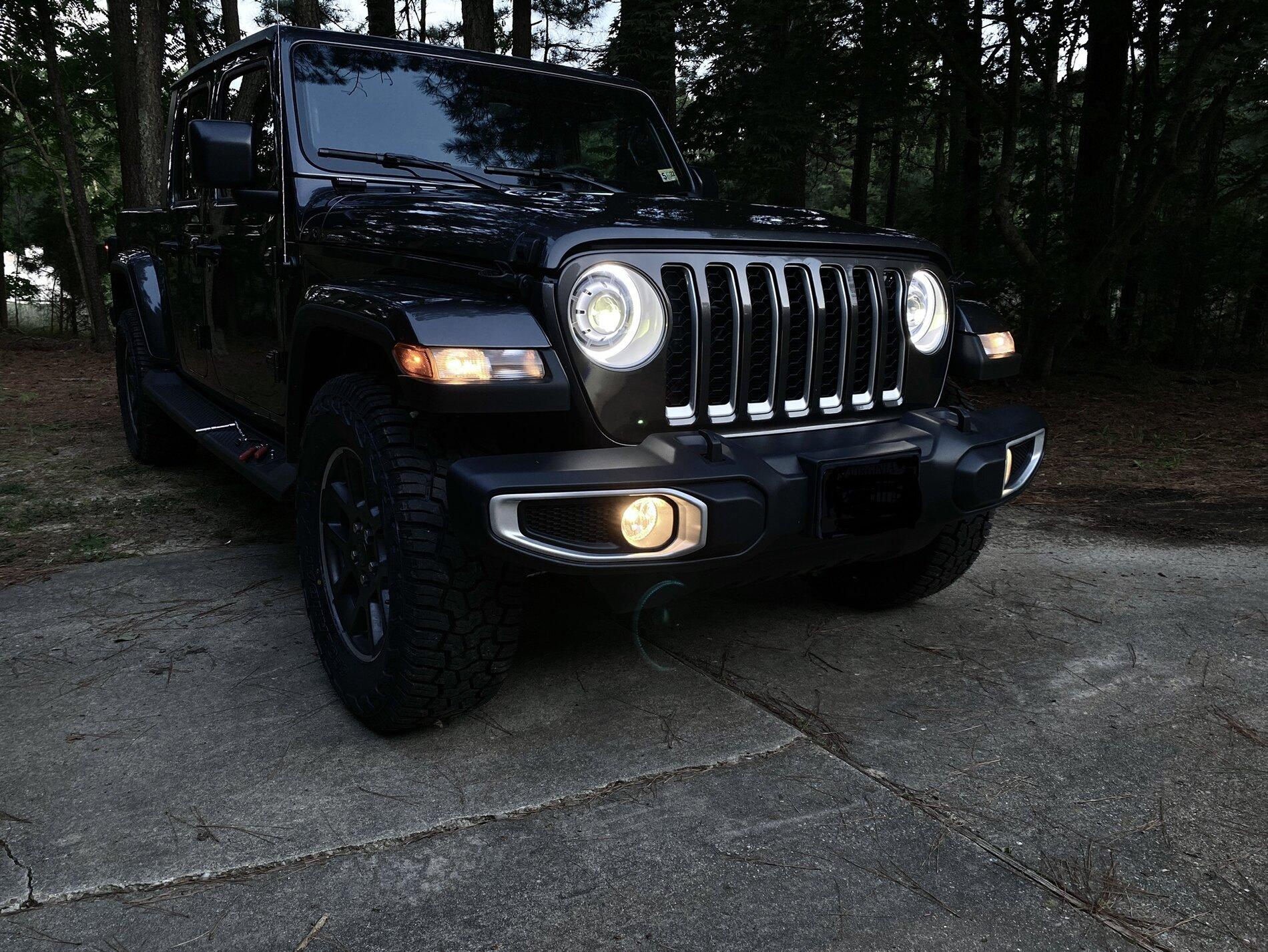 Jeep Gladiator What are the "MUST HAVE" mods after buying your Gladiator? ($5,000 starting budget) oculus lights 1