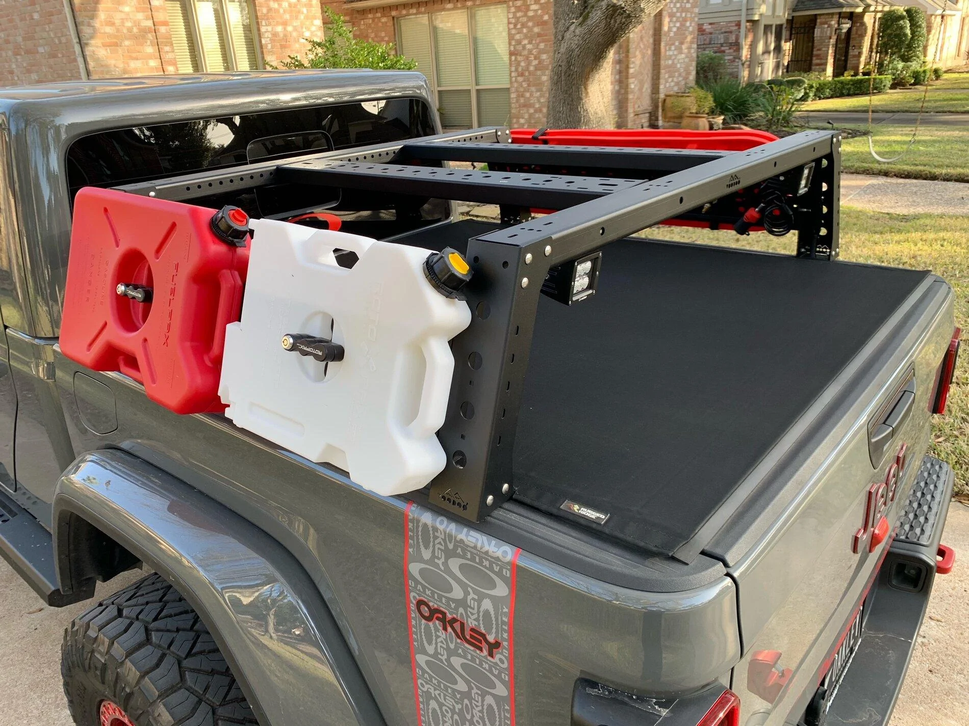 Jeep Gladiator Bed cover with rack 14 inch Gladiator Max with Rugged Ridge and standard attachment